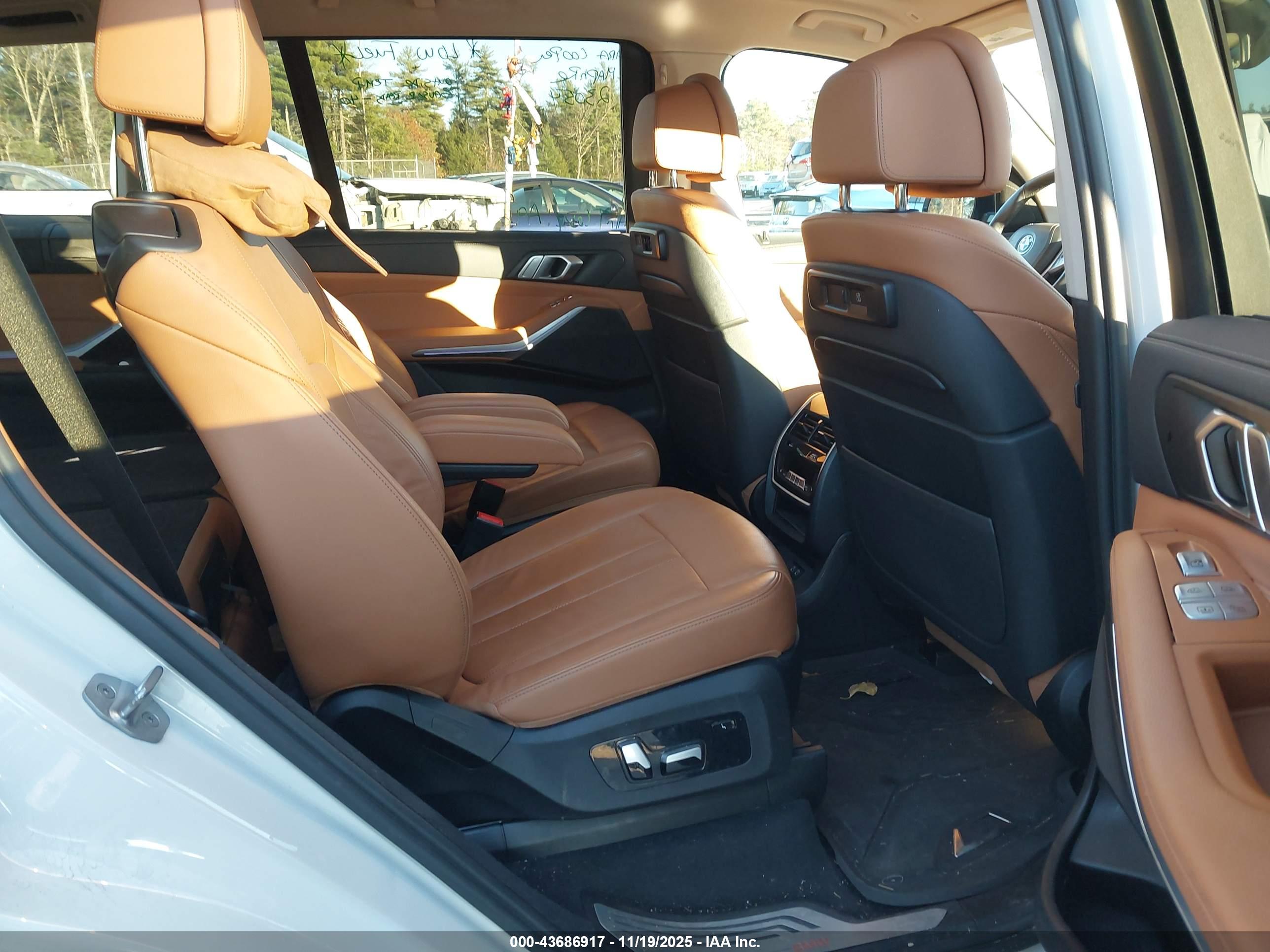 BMW X7 image 8