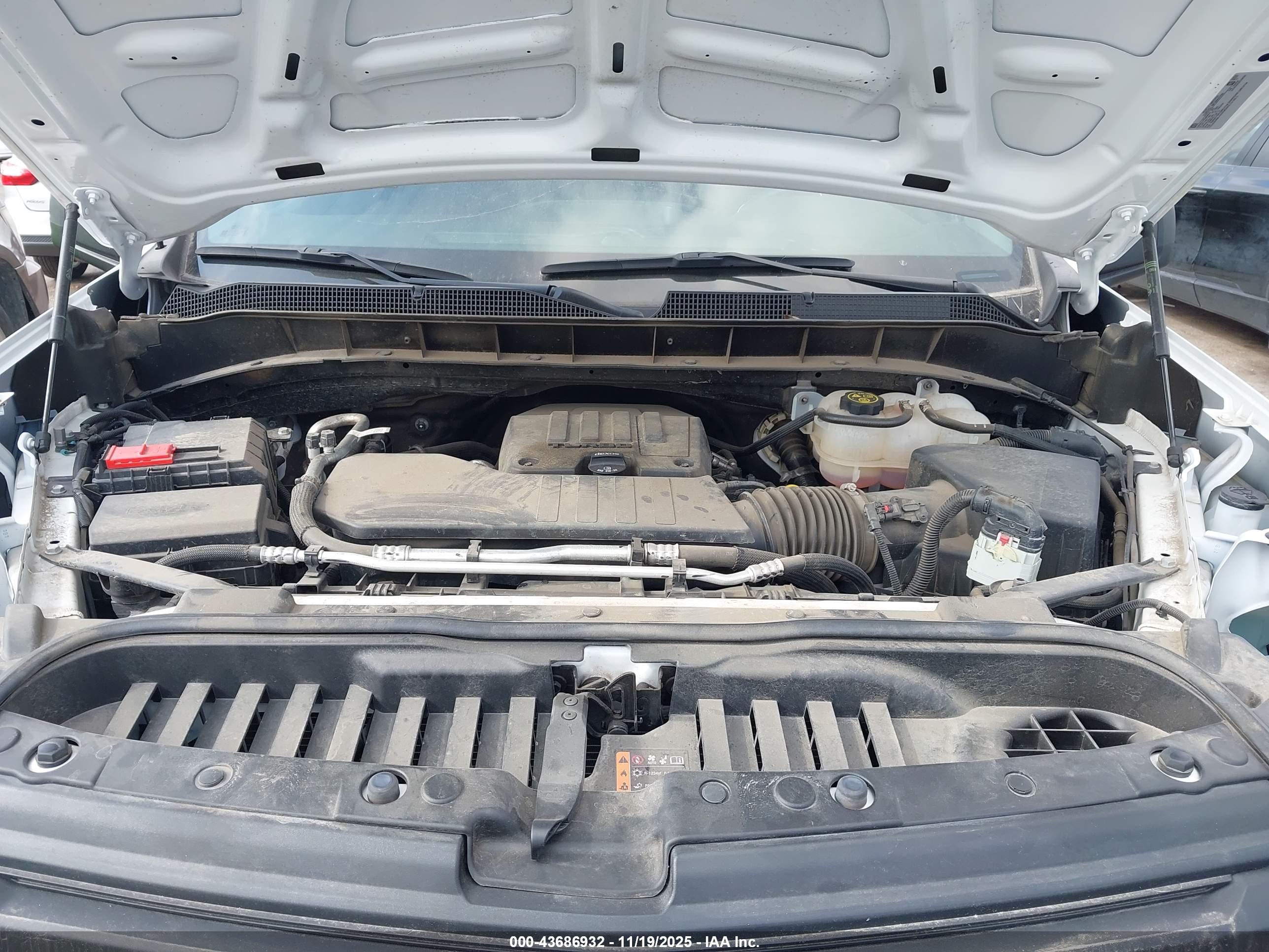 CHEVROLET SILVERADO image 10