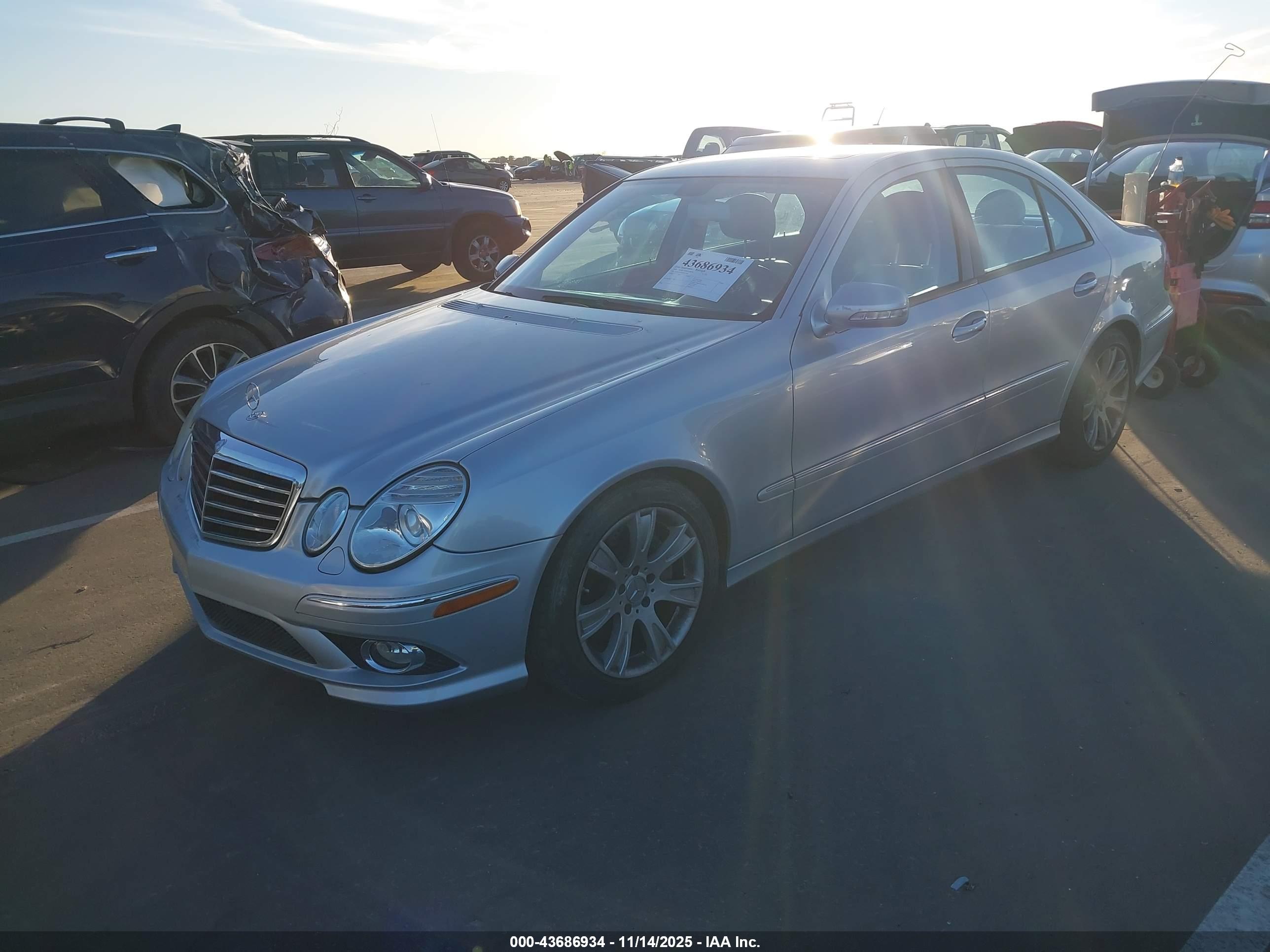 MERCEDES-BENZ E image 2