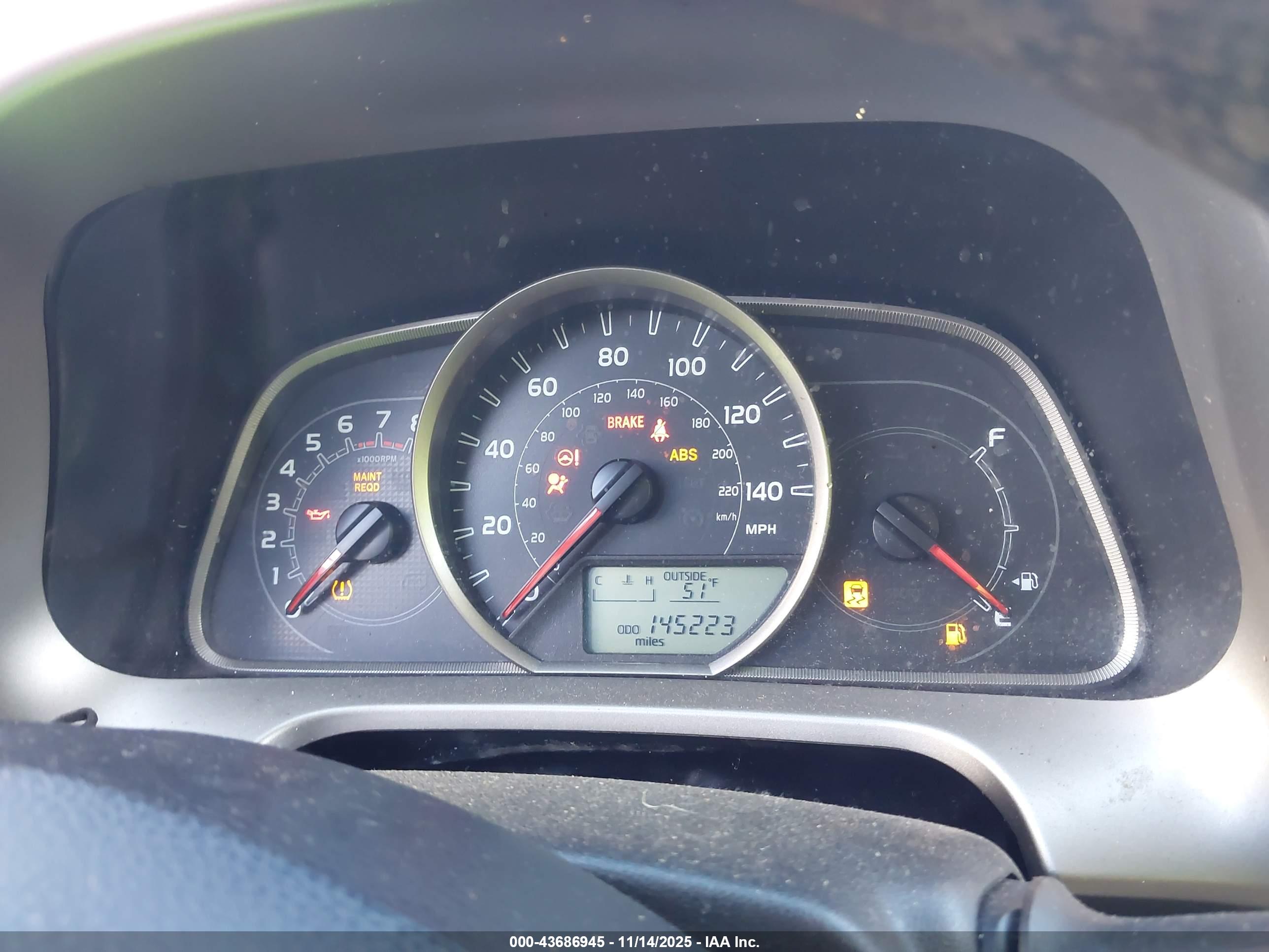 TOYOTA RAV4 image 7