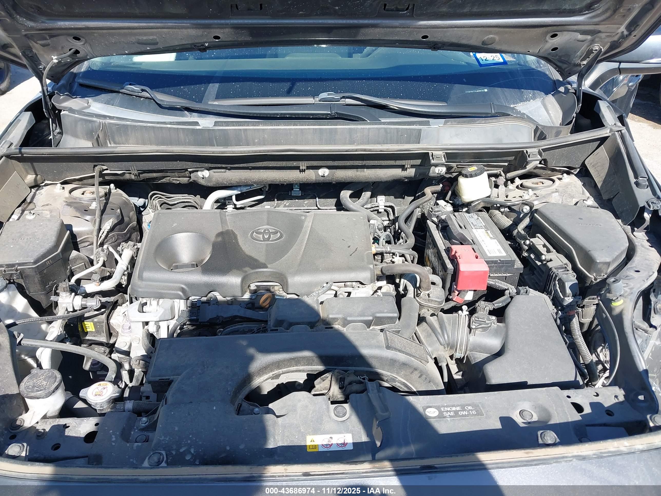 TOYOTA RAV4 image 10