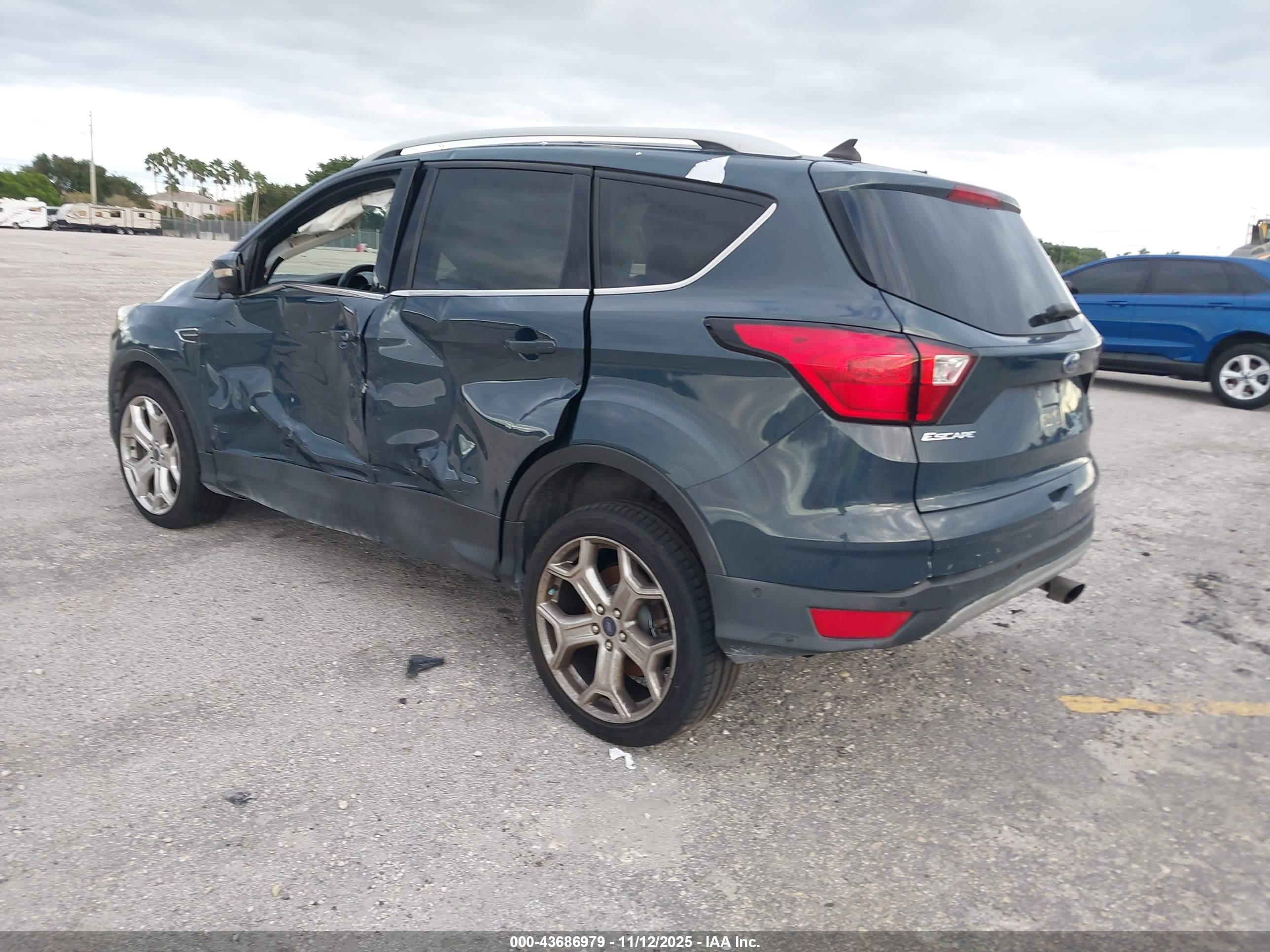 FORD ESCAPE image 3