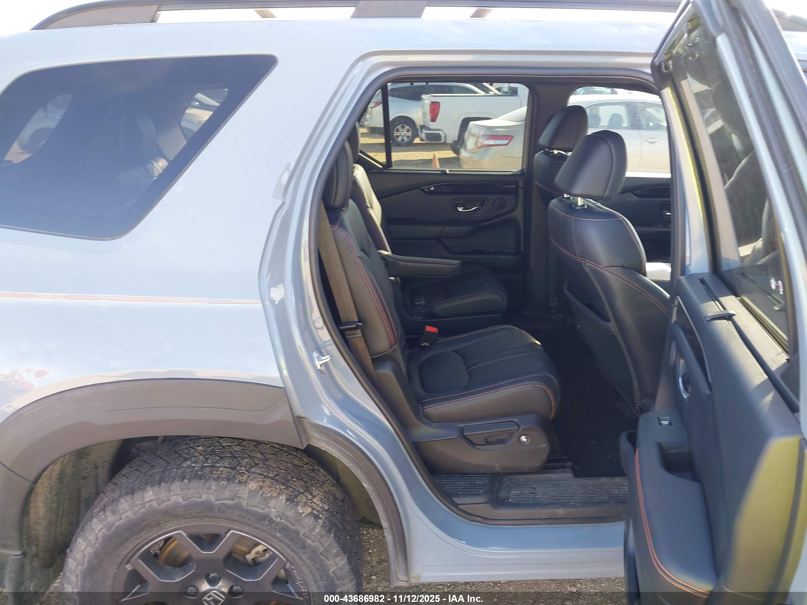 HONDA PILOT image 8