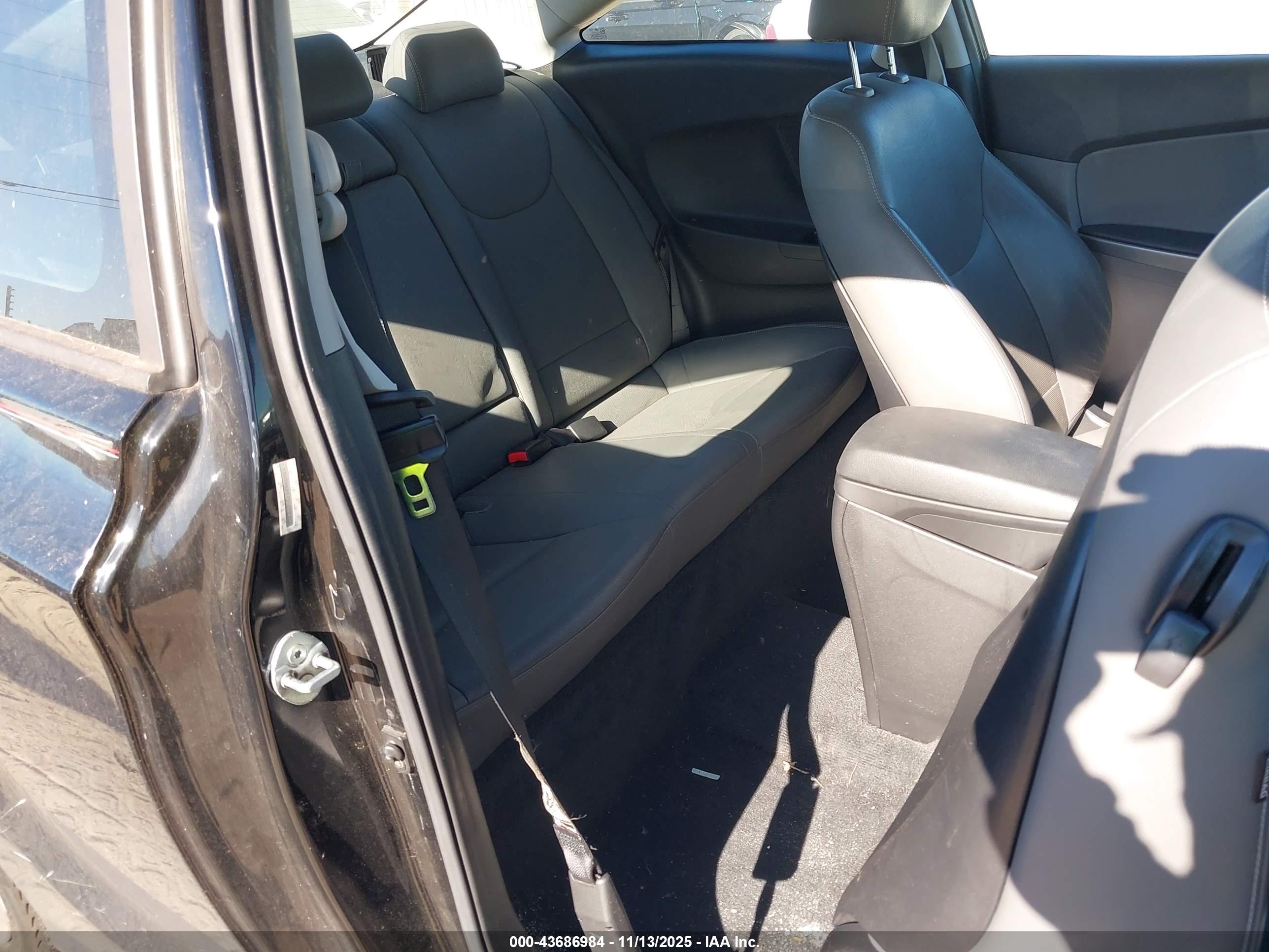 HYUNDAI ELANTRA image 8