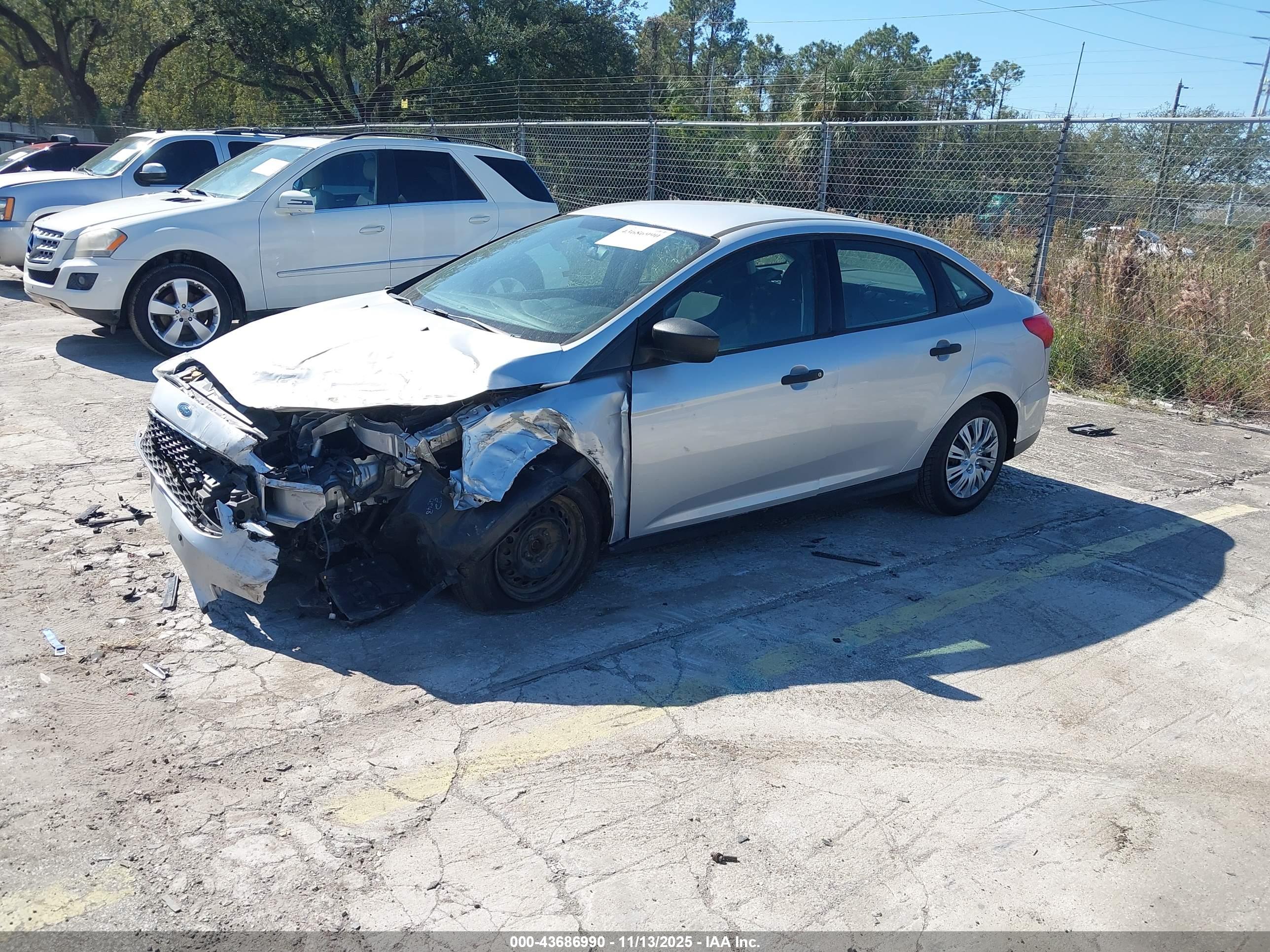 FORD FOCUS image 2