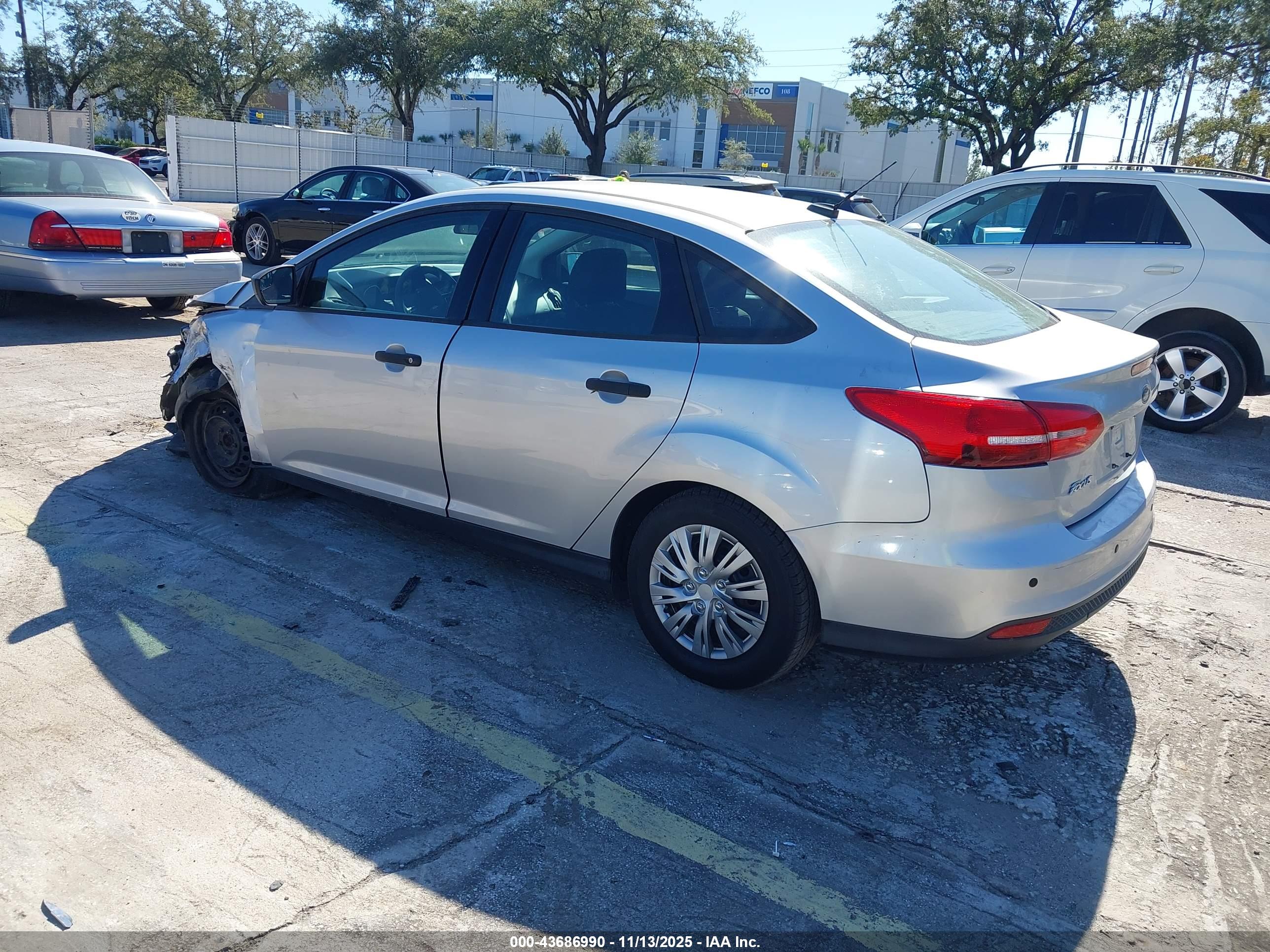 FORD FOCUS image 3
