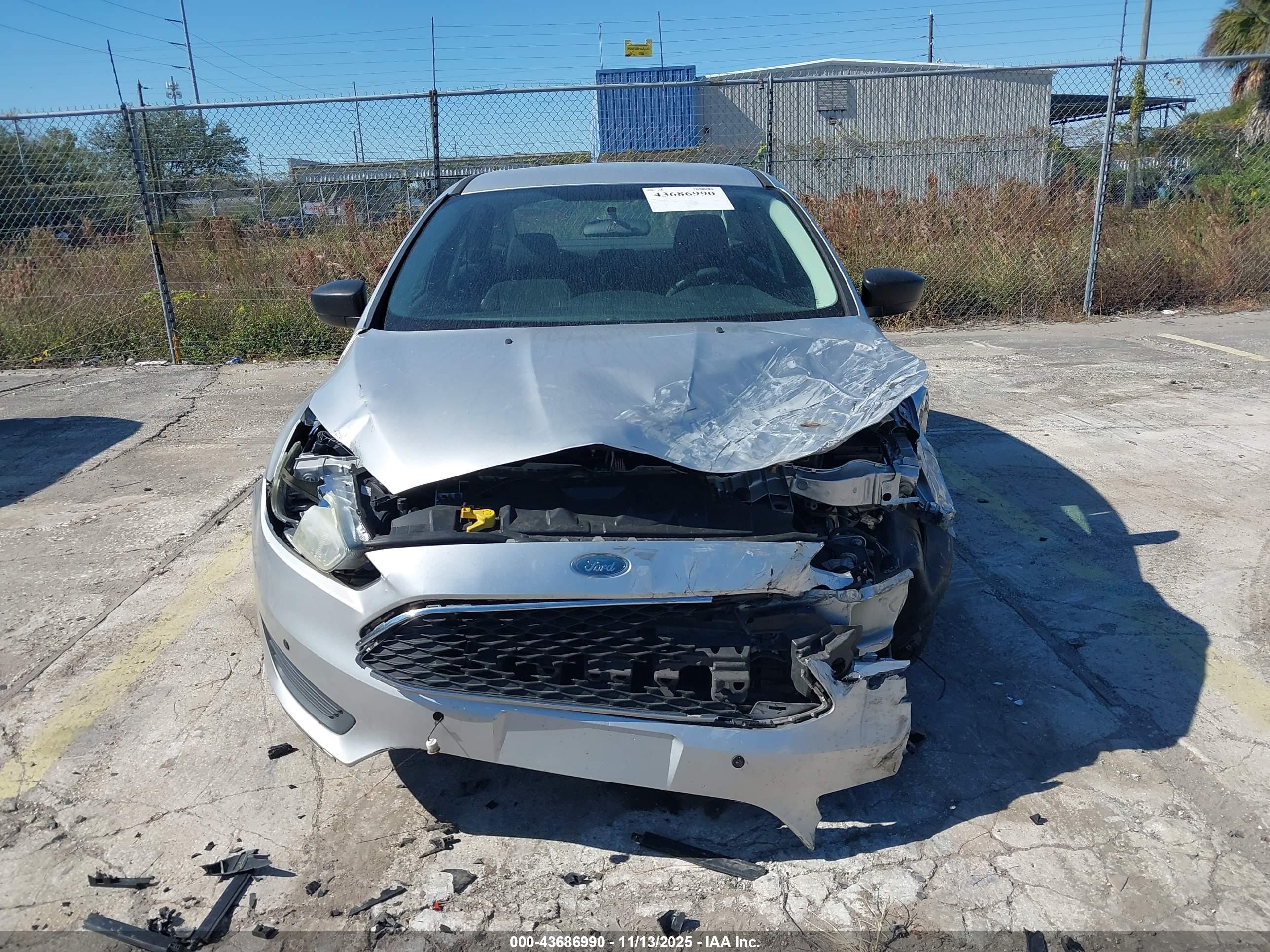 FORD FOCUS image 6