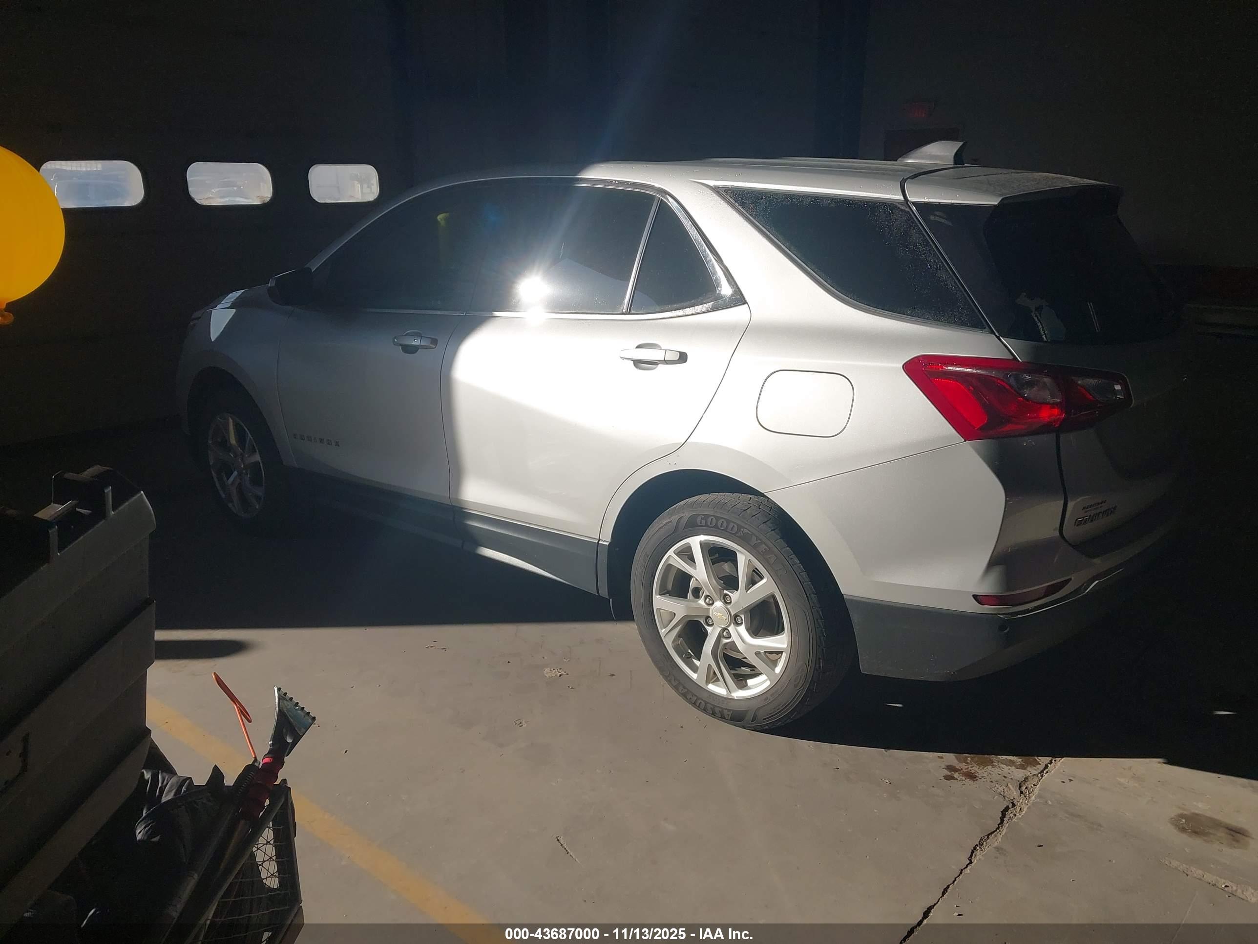CHEVROLET EQUINOX image 3