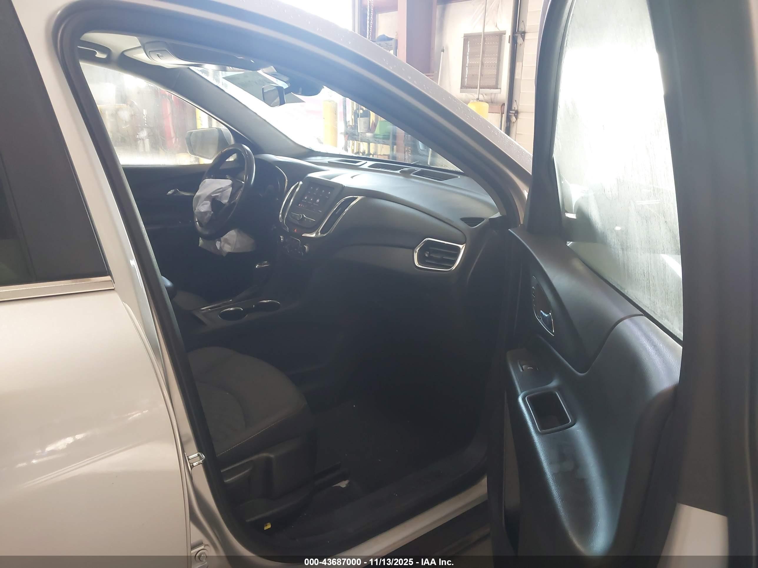 CHEVROLET EQUINOX image 5
