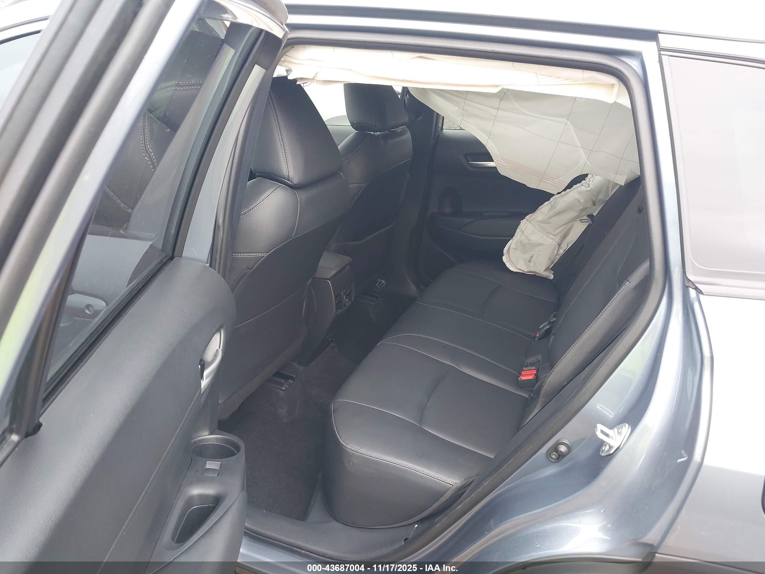 TOYOTA COROLLA image 8