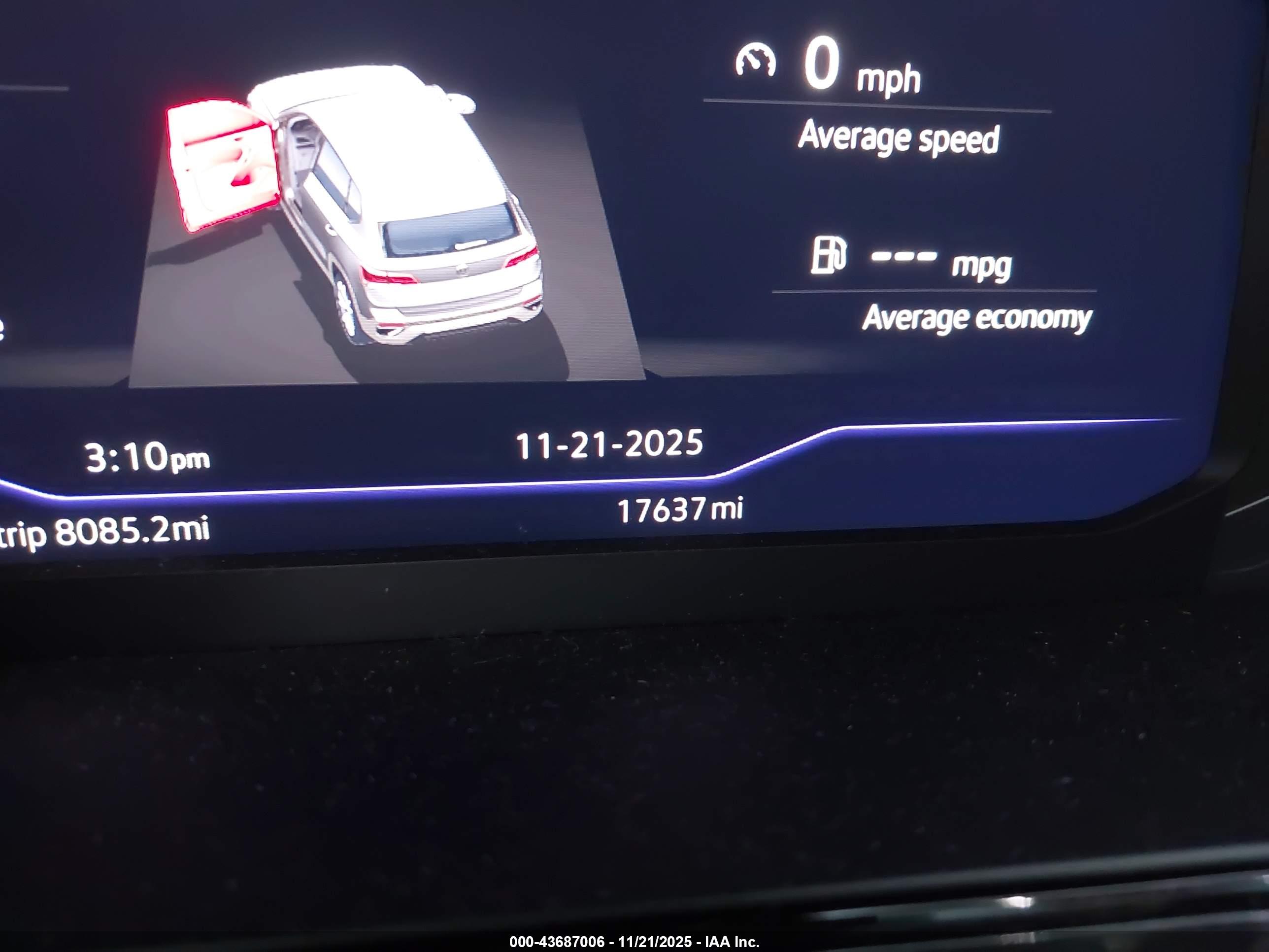 VOLKSWAGEN TAOS image 7