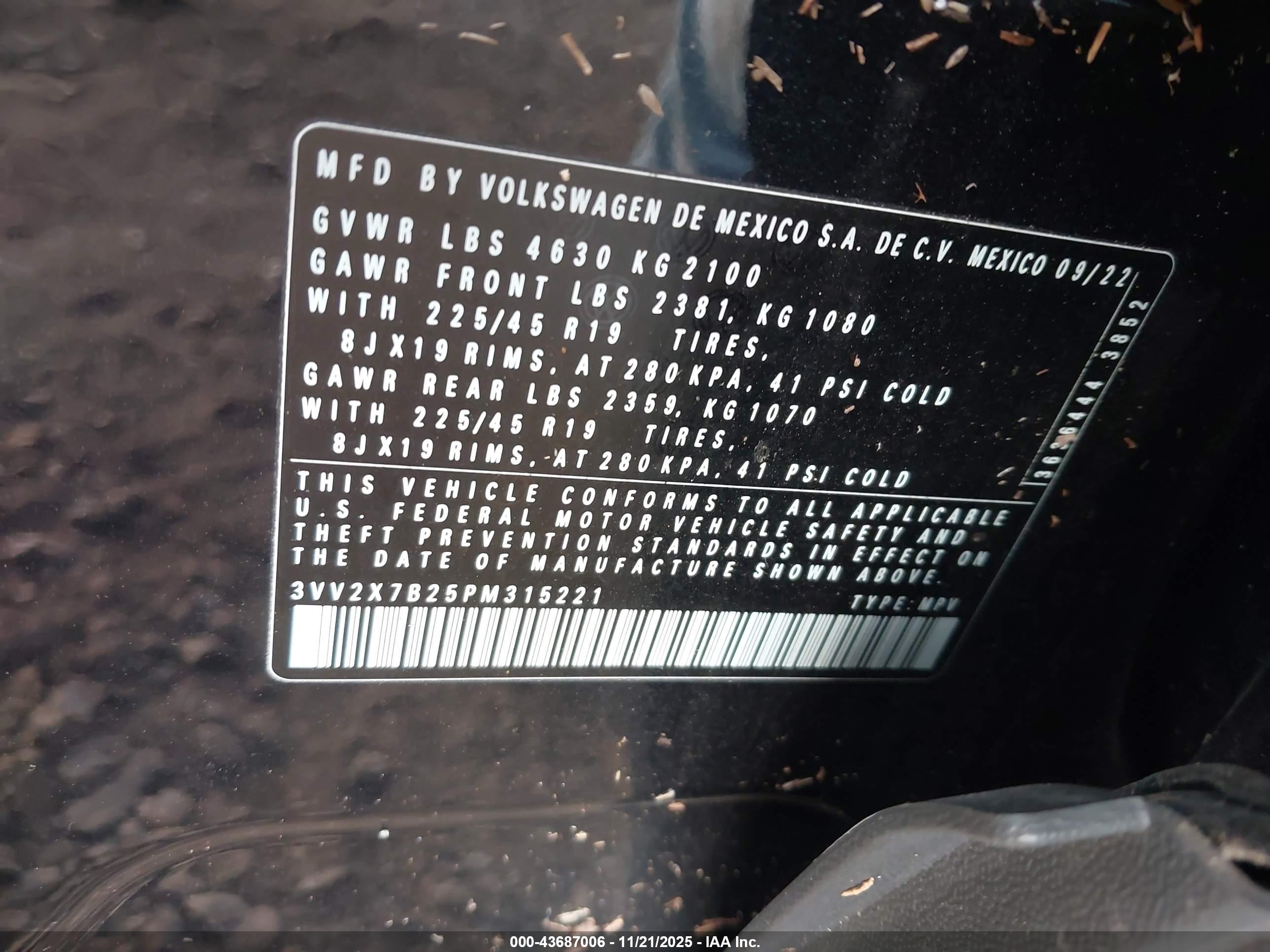 VOLKSWAGEN TAOS image 9