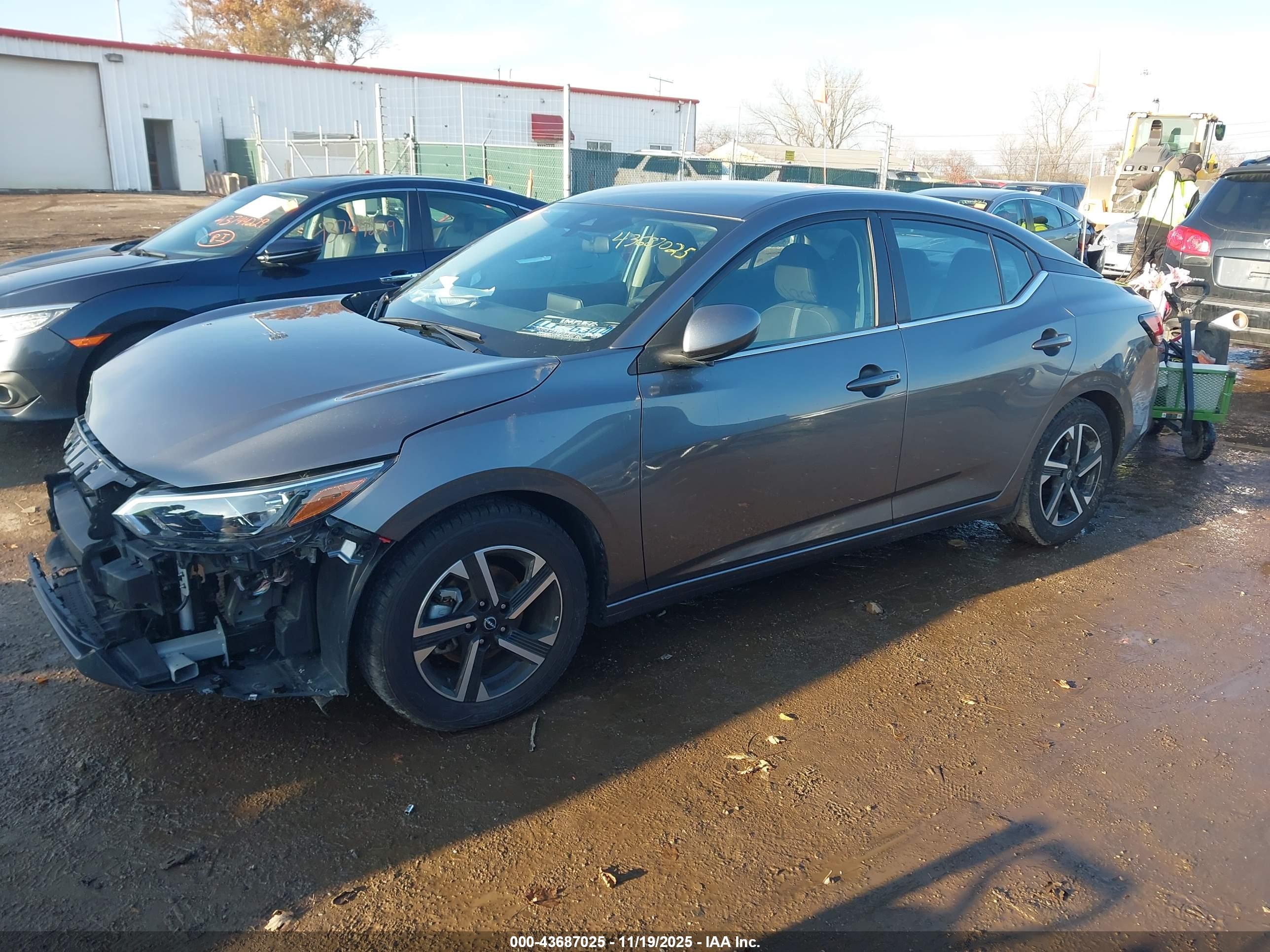 NISSAN SENTRA image 2