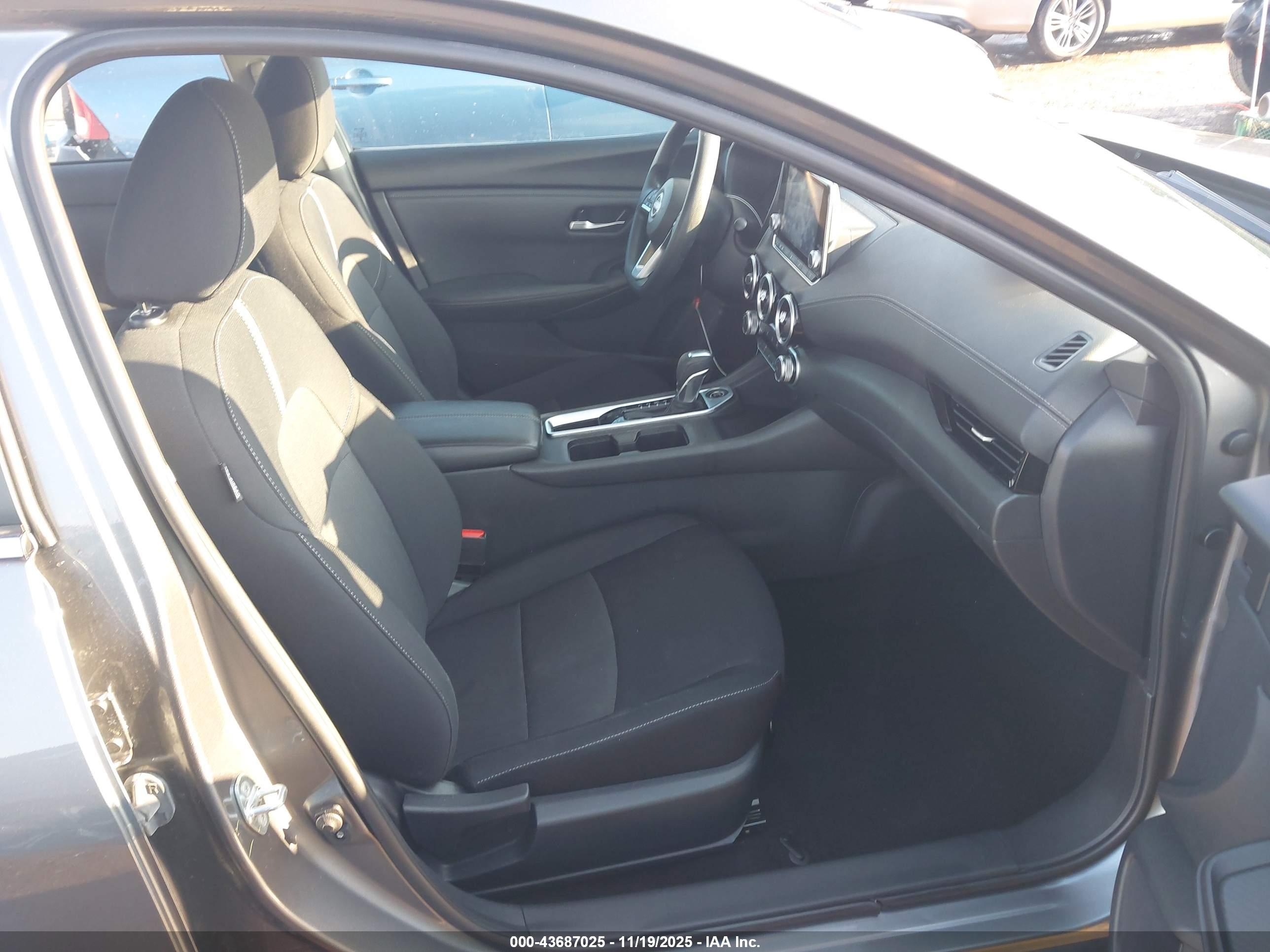 NISSAN SENTRA image 5