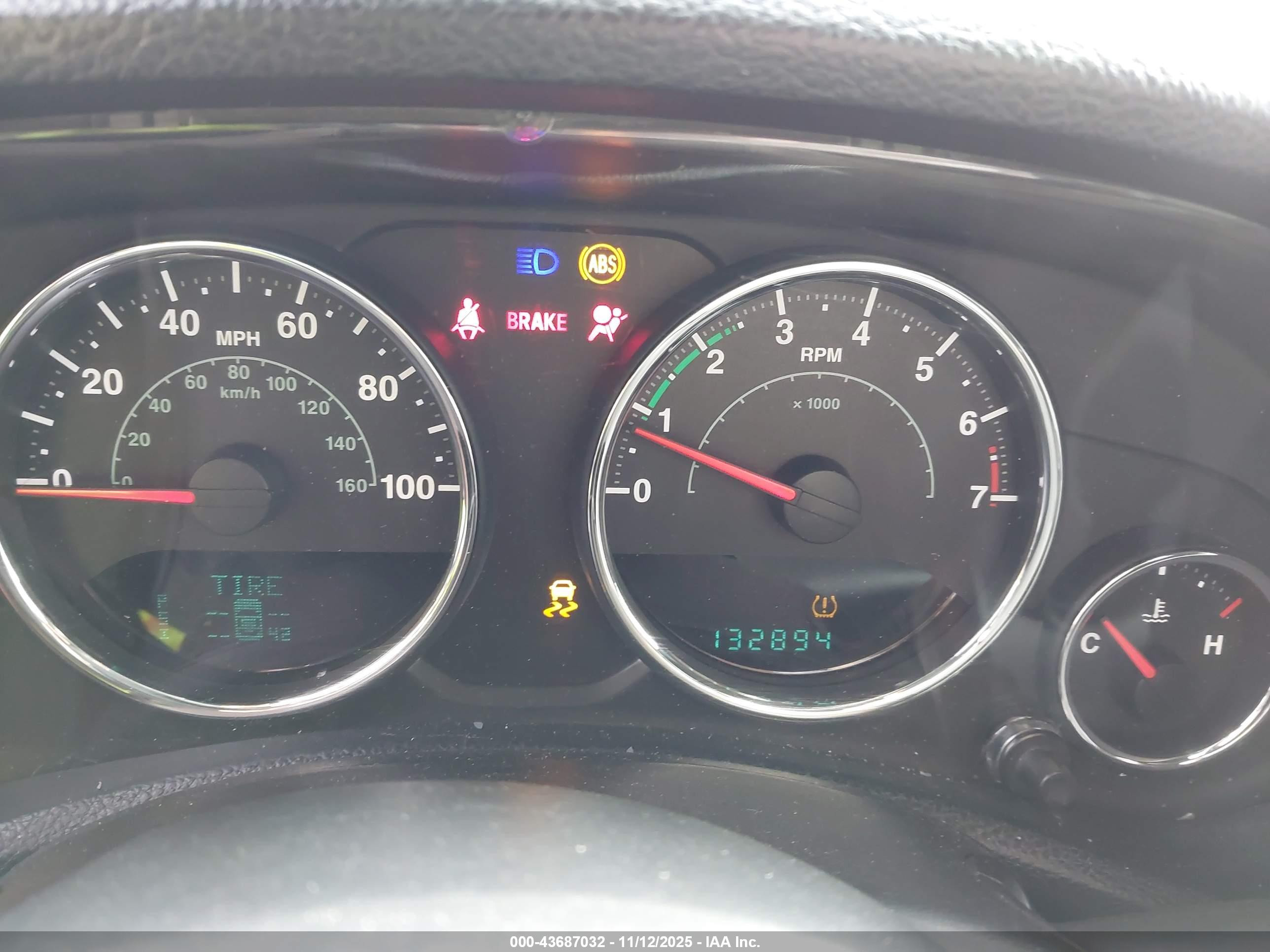 JEEP WRANGLER image 7