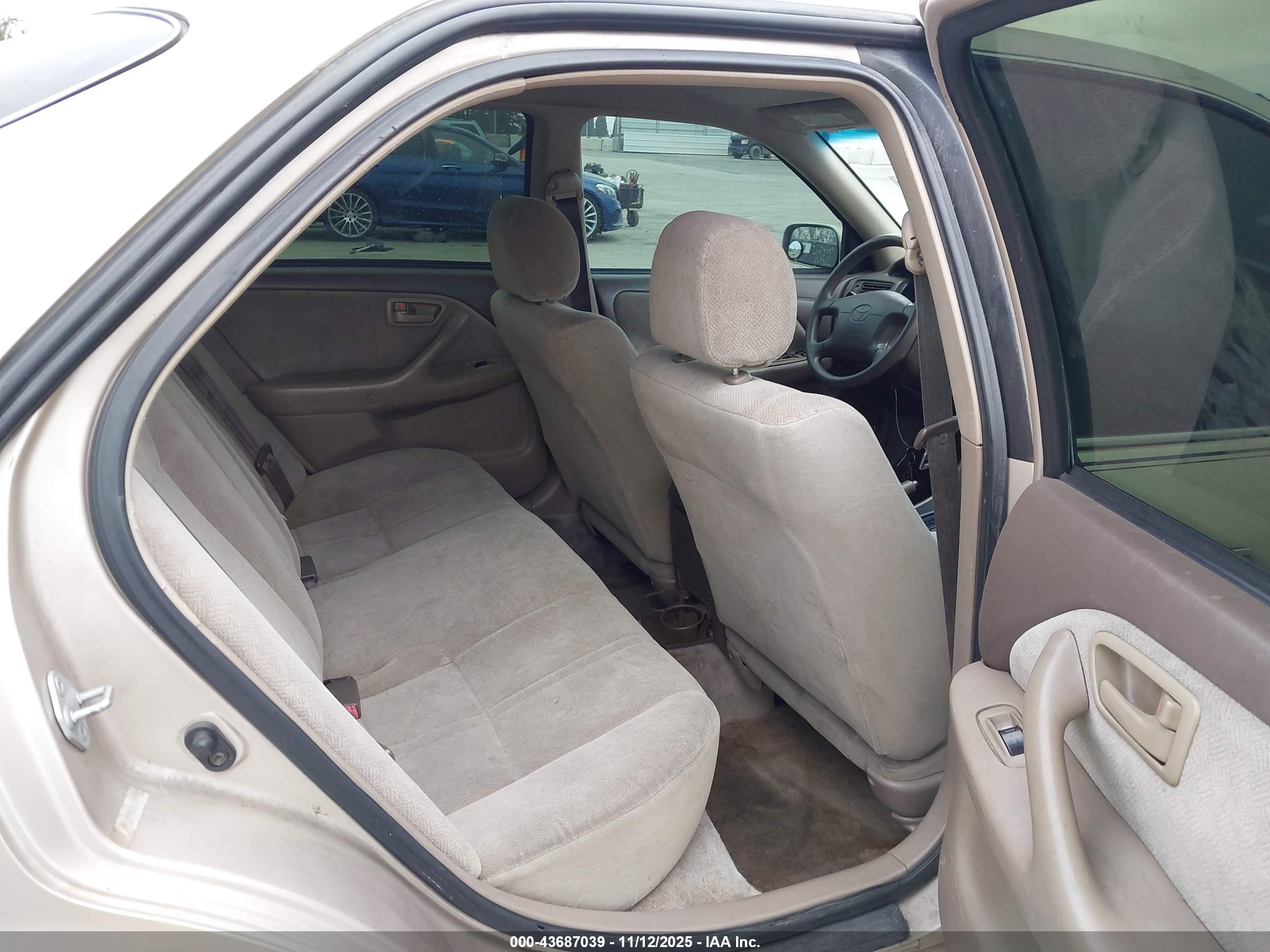 TOYOTA CAMRY image 8