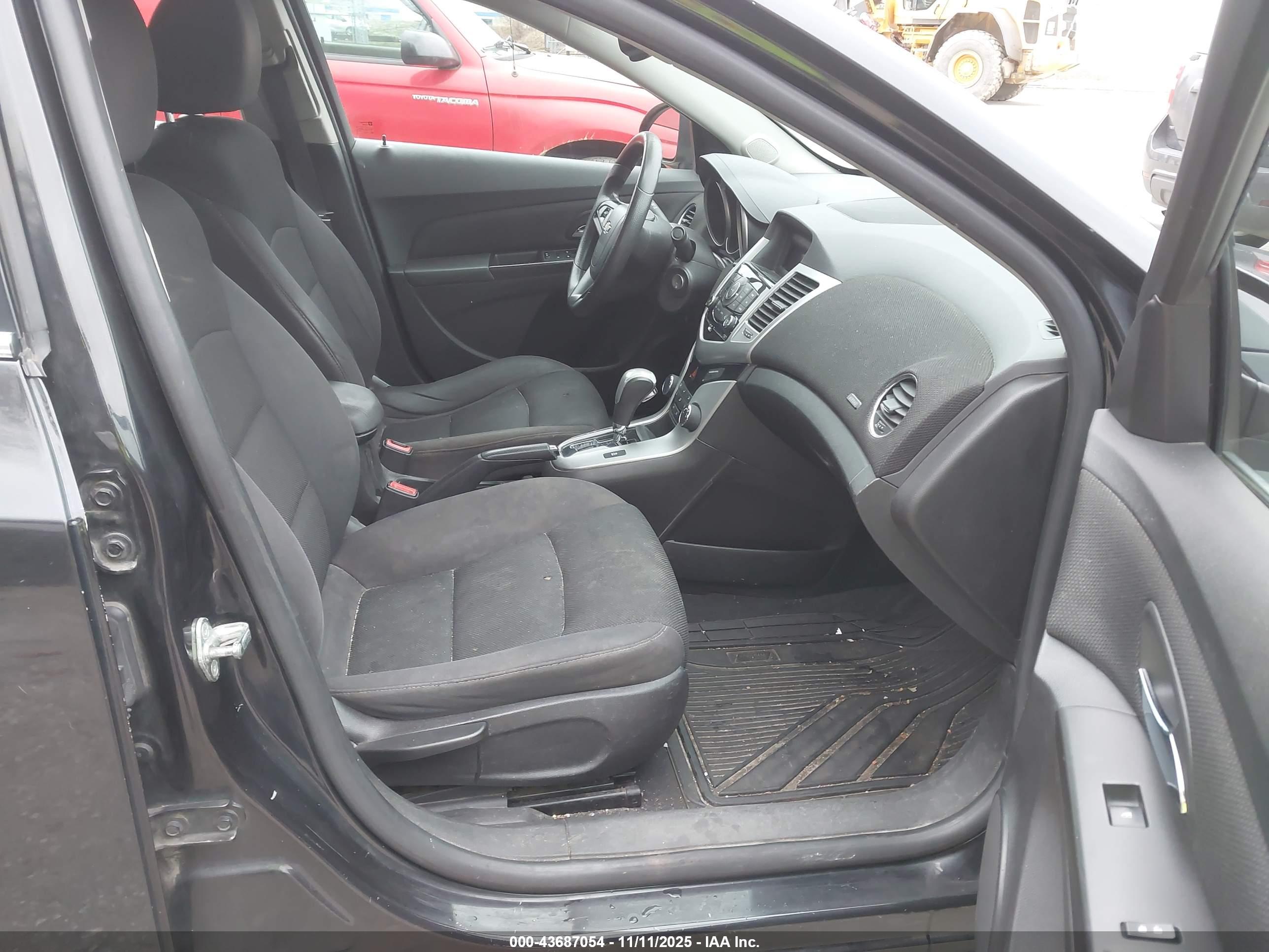 CHEVROLET CRUZE image 5
