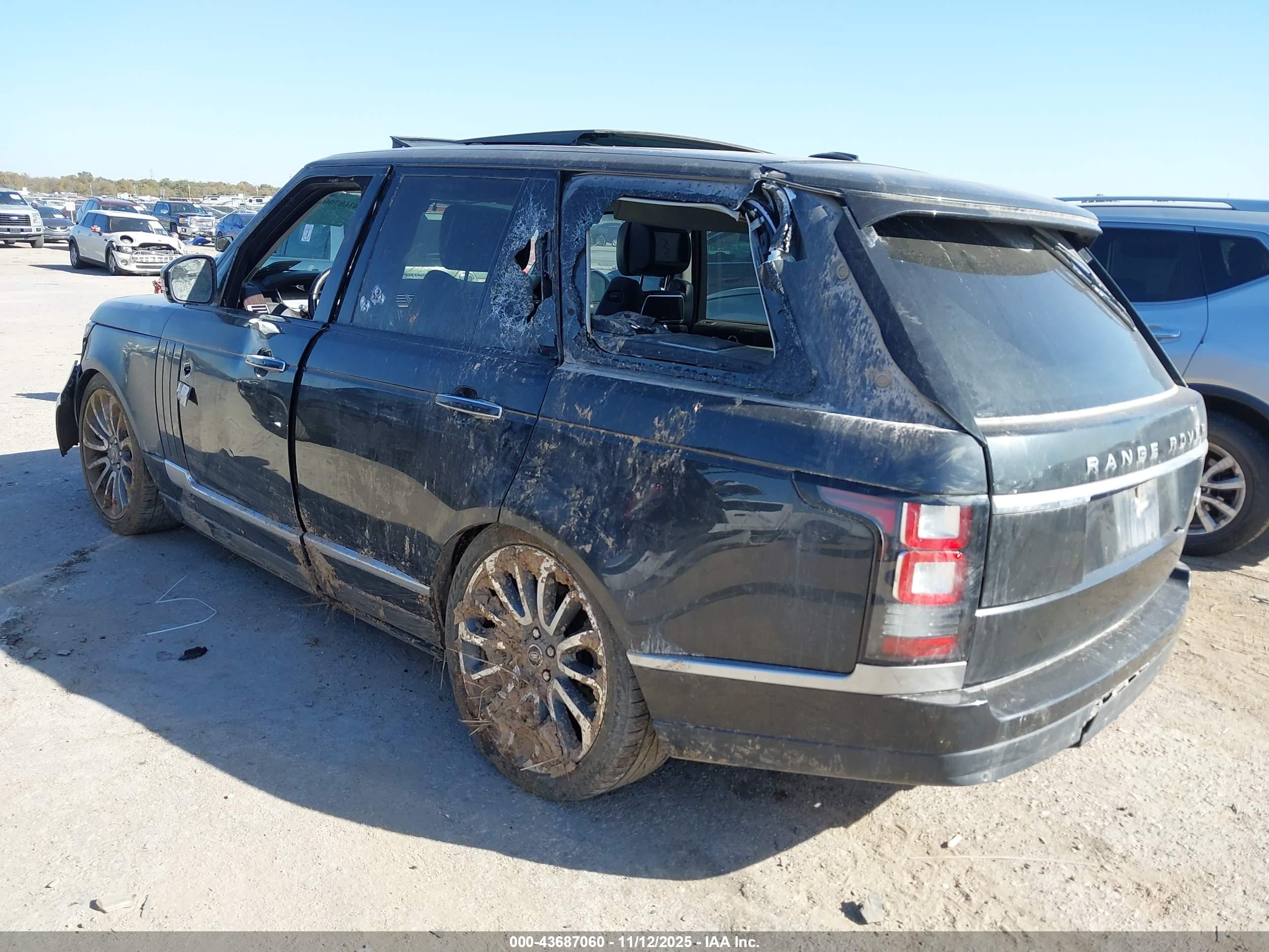 LAND ROVER image 3