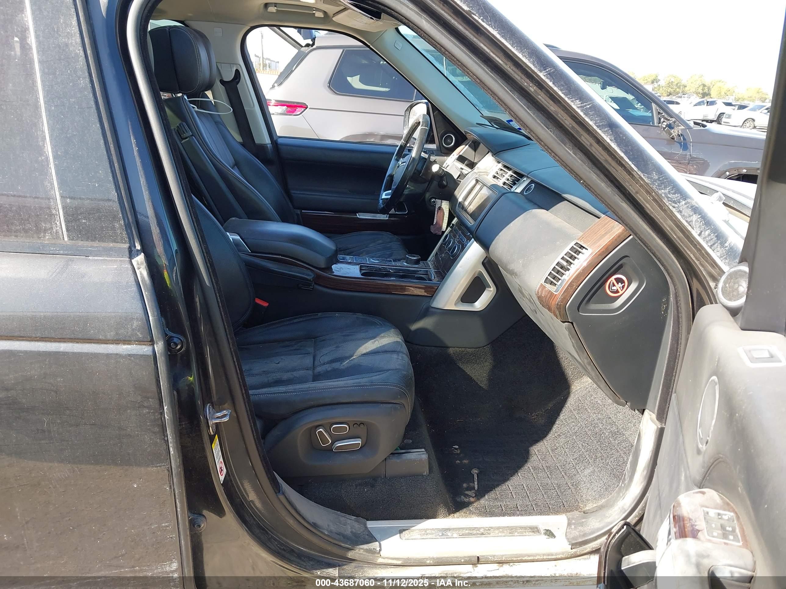 LAND ROVER image 5
