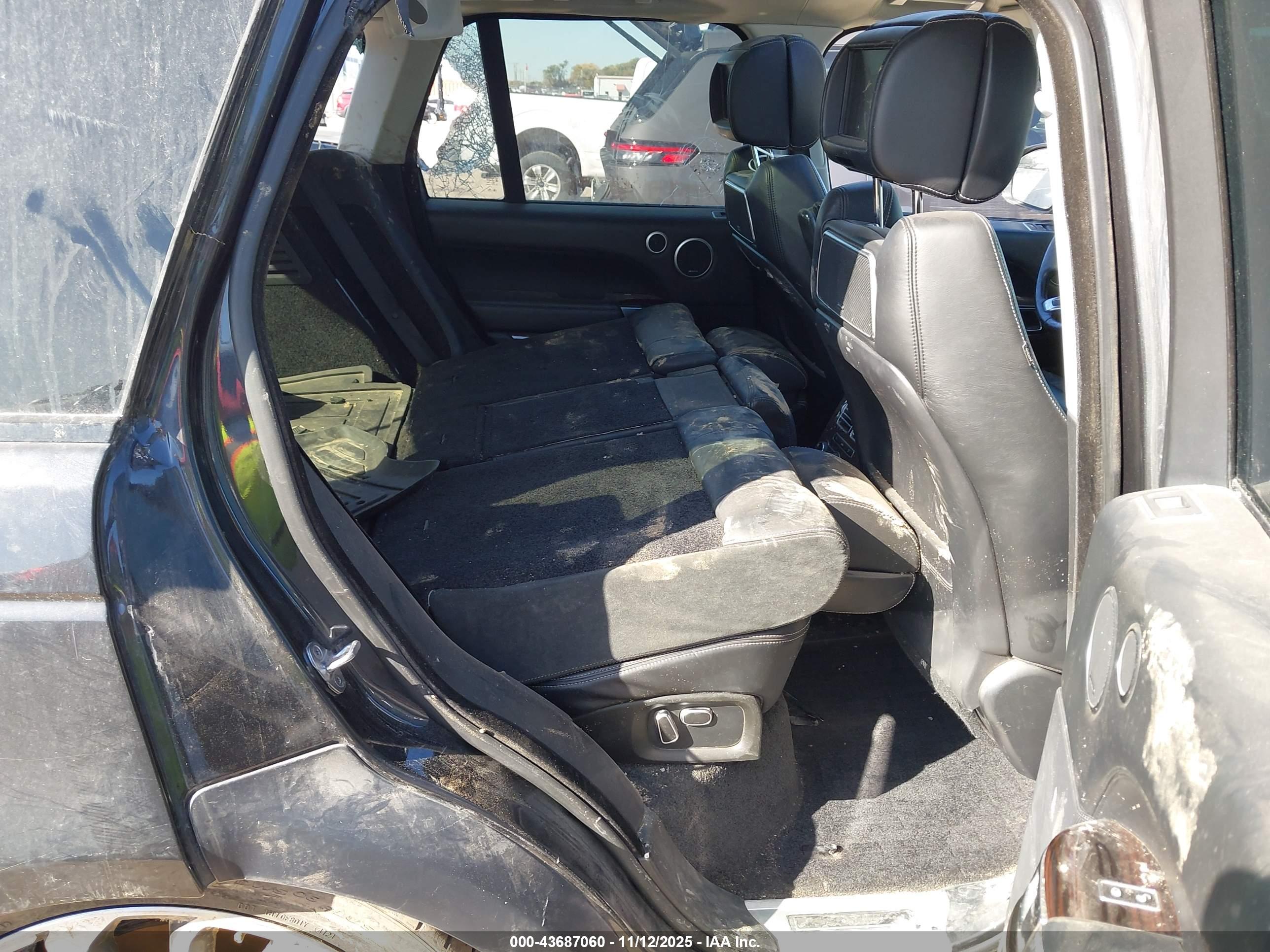 LAND ROVER image 8