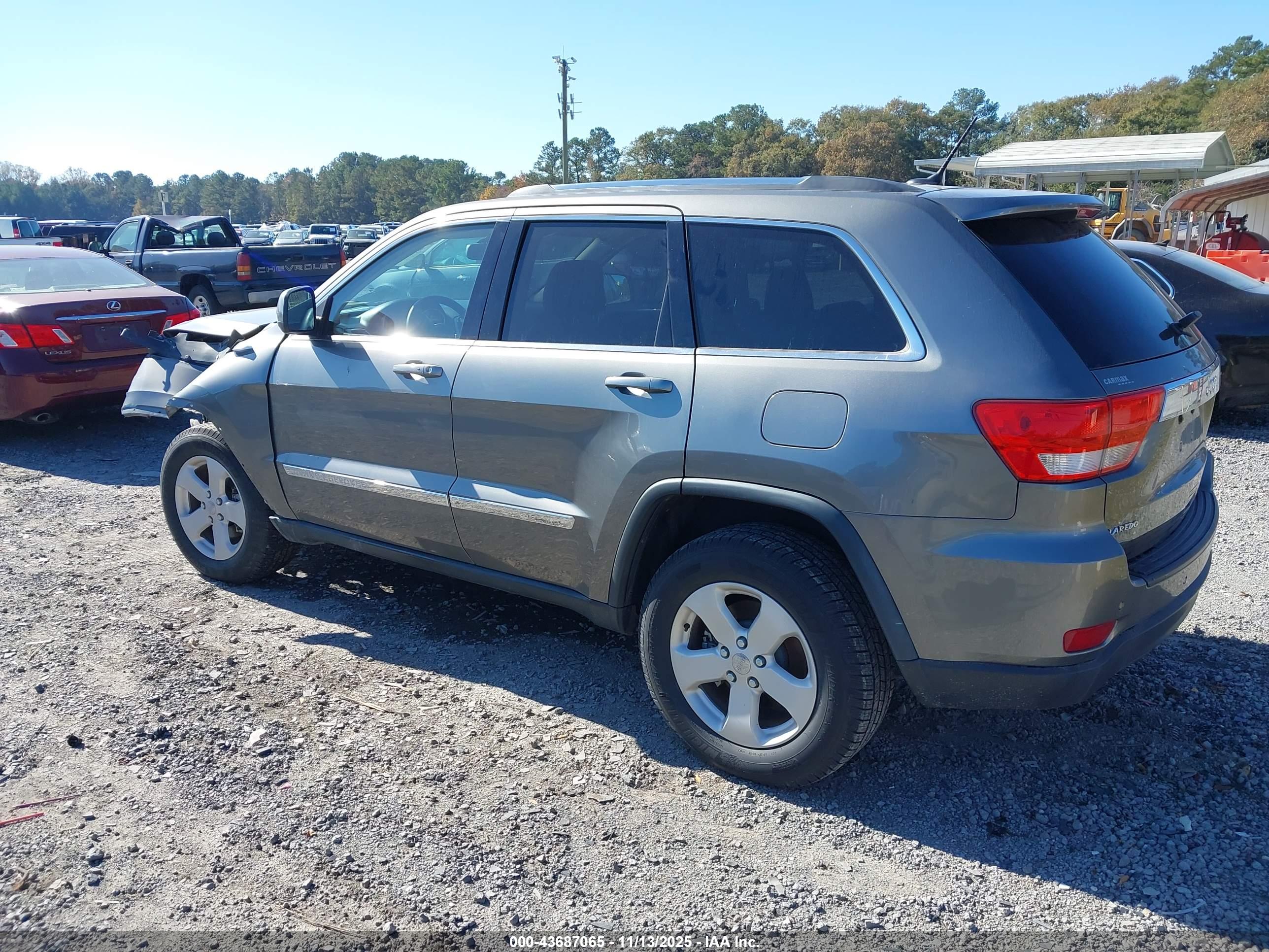JEEP GRAND image 3