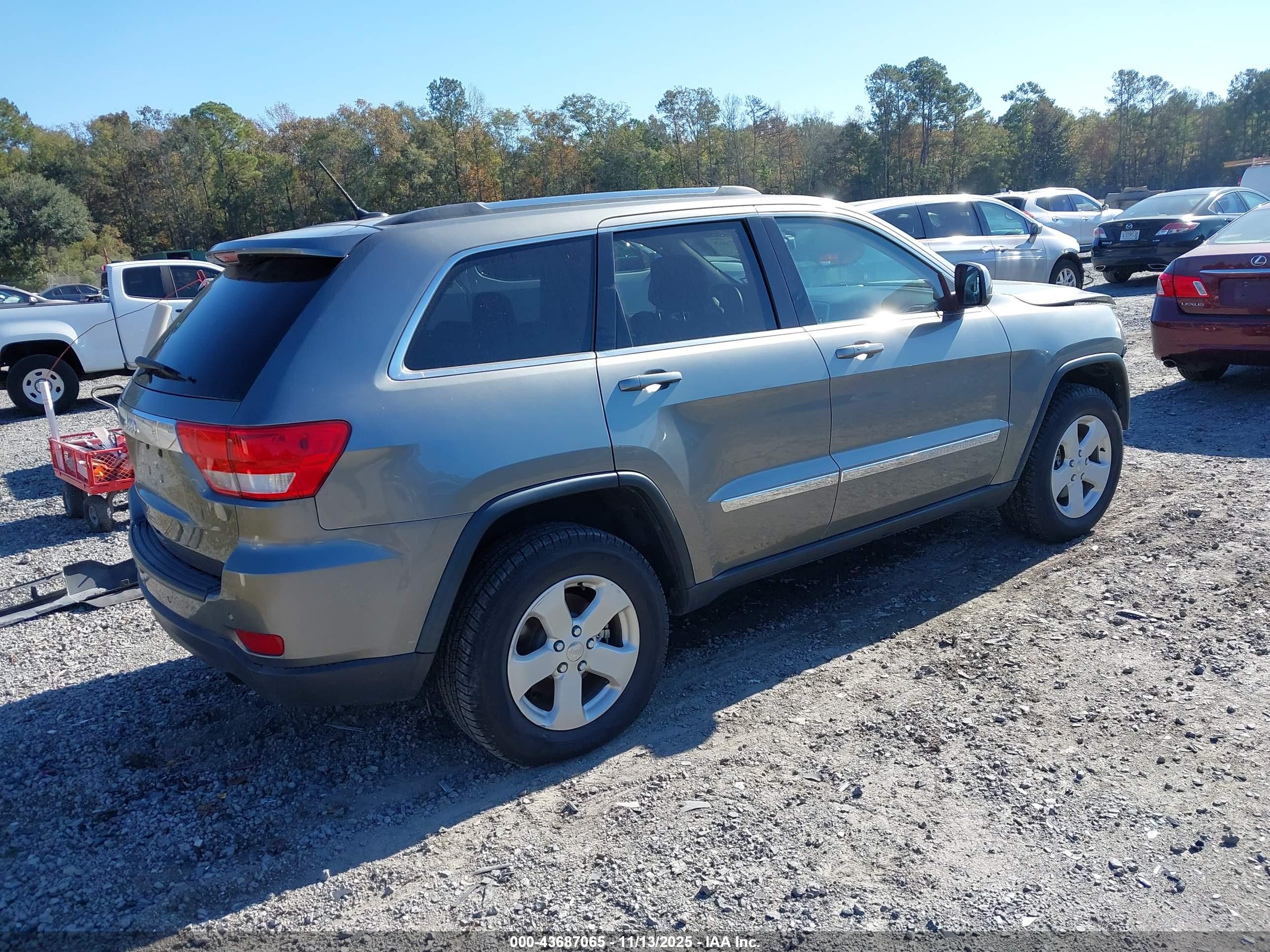 JEEP GRAND image 4