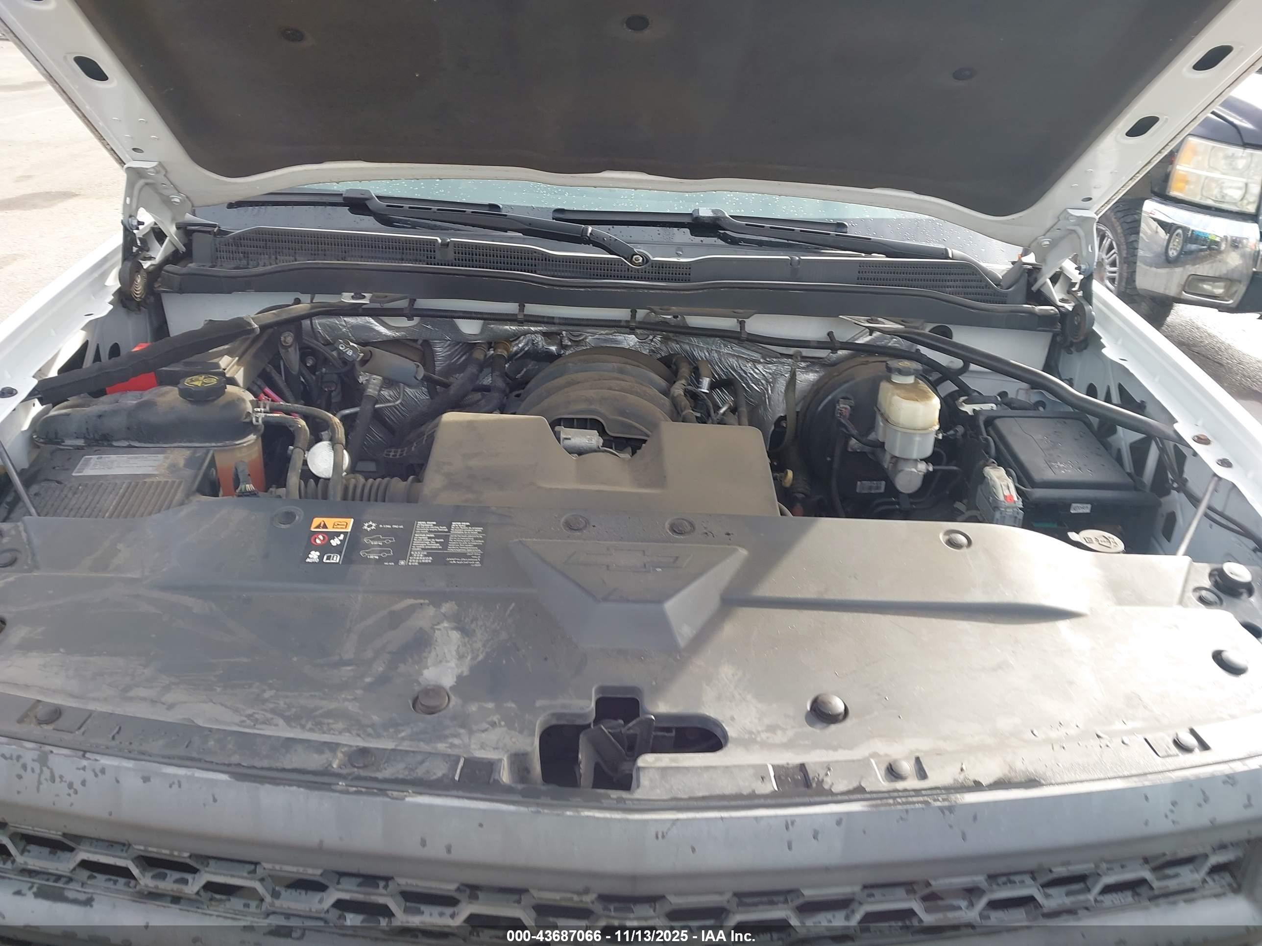 CHEVROLET SILVERADO image 10