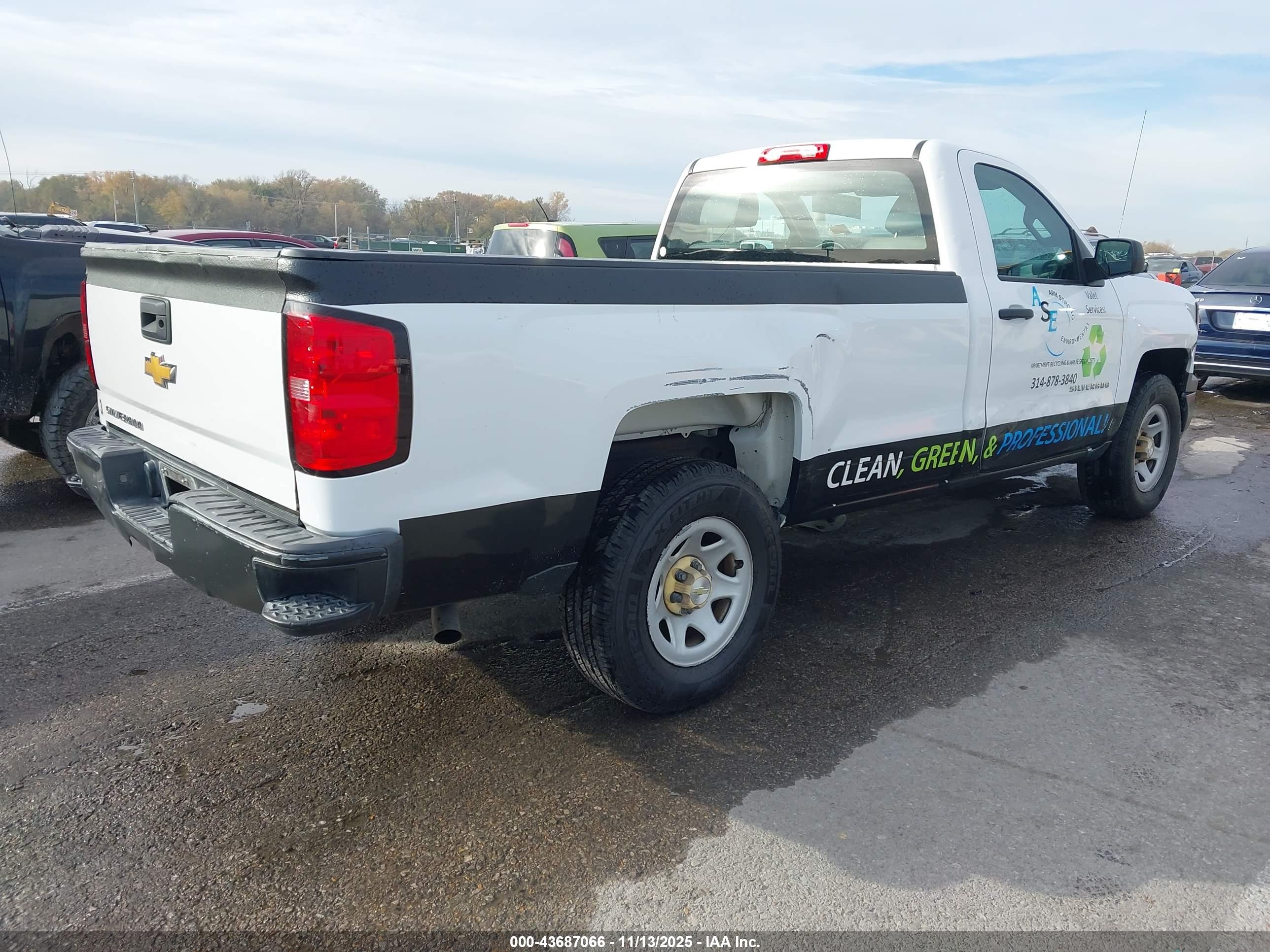 CHEVROLET SILVERADO image 4