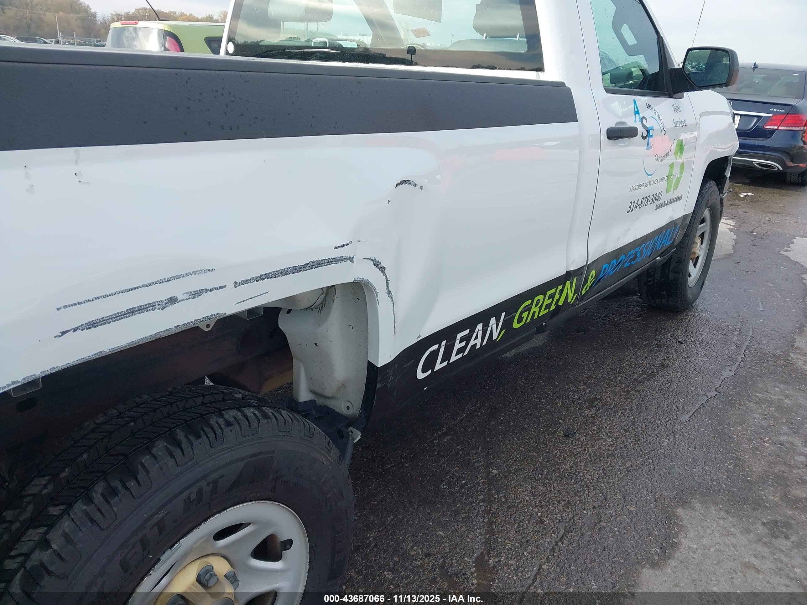 CHEVROLET SILVERADO image 6