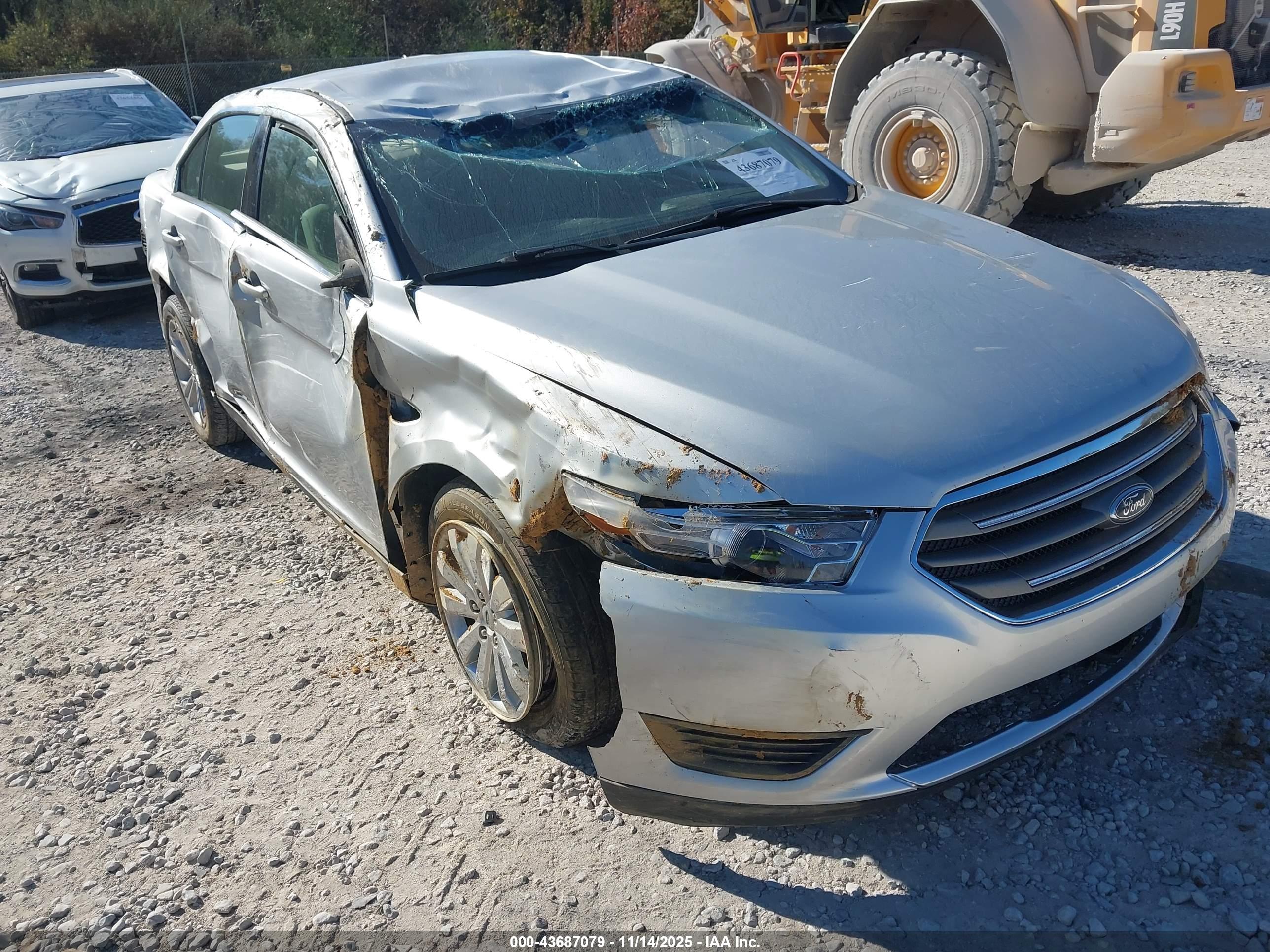 FORD TAURUS image 6