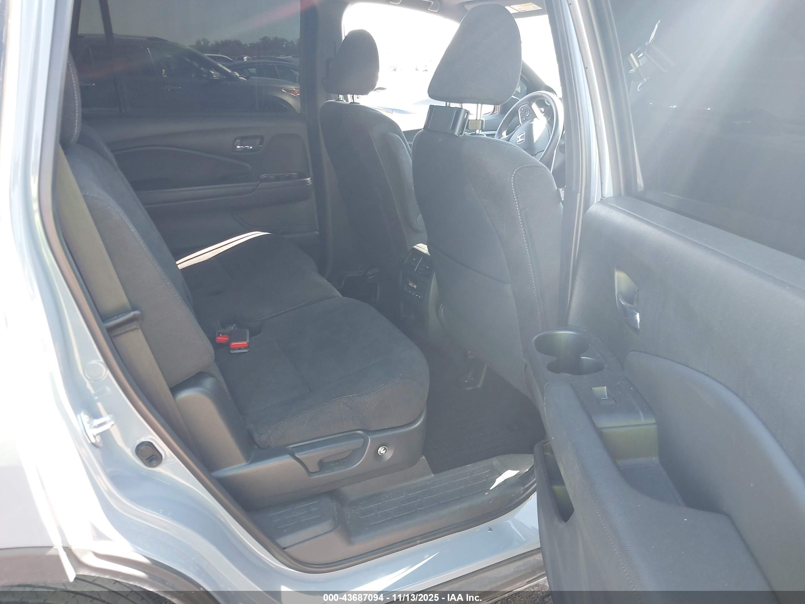 HONDA PILOT image 8