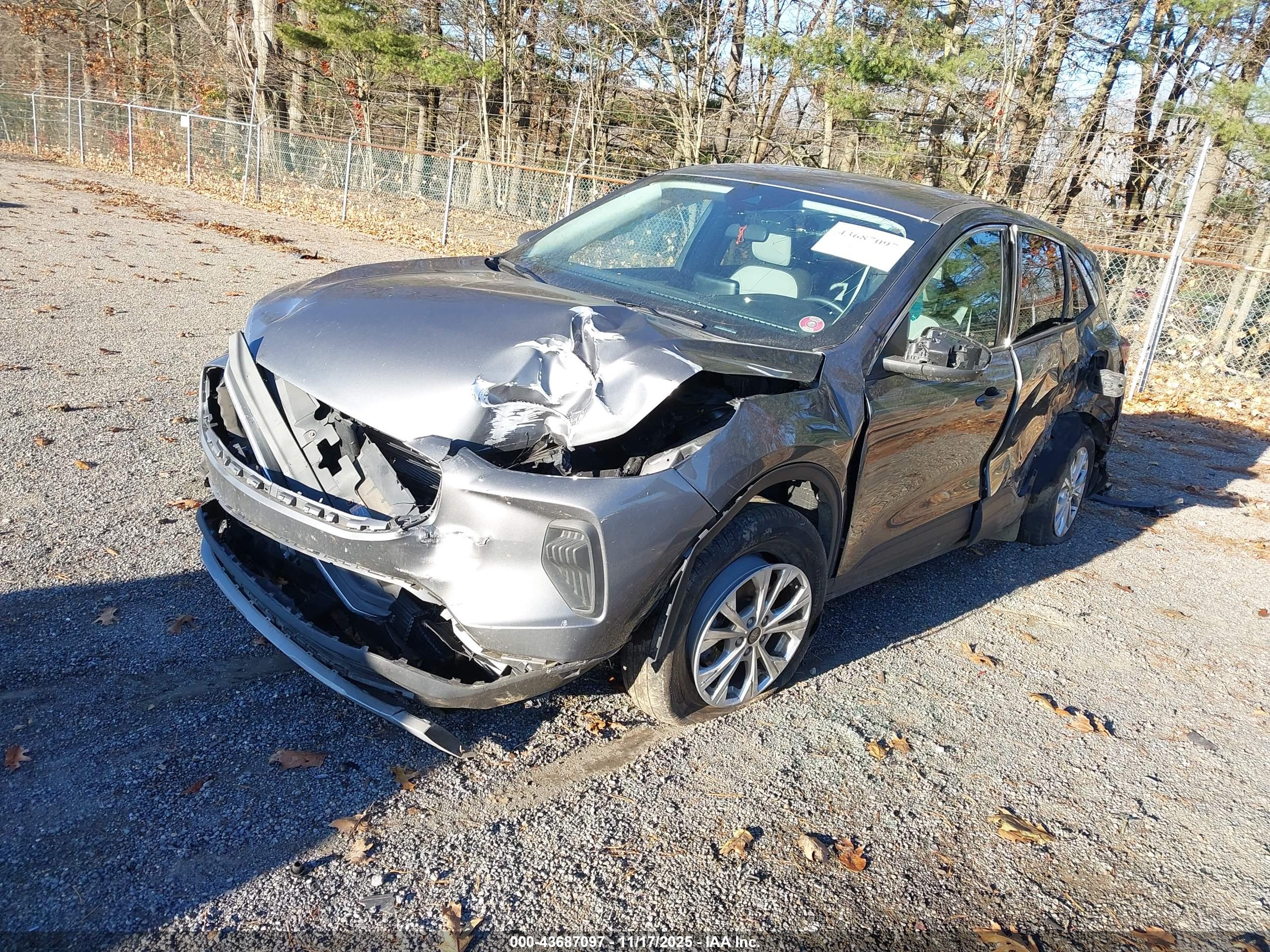 FORD ESCAPE image 2