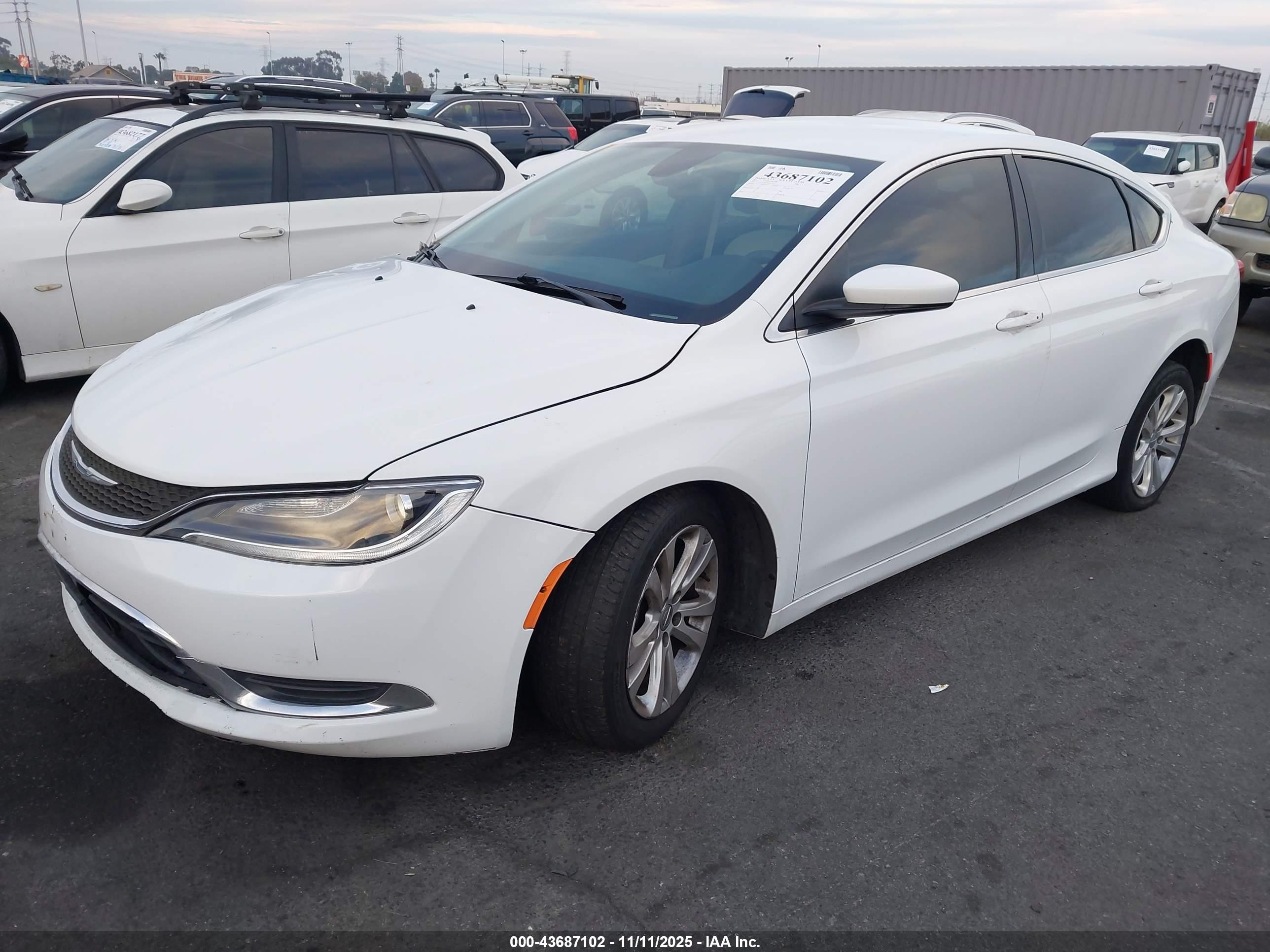 CHRYSLER 200 image 2