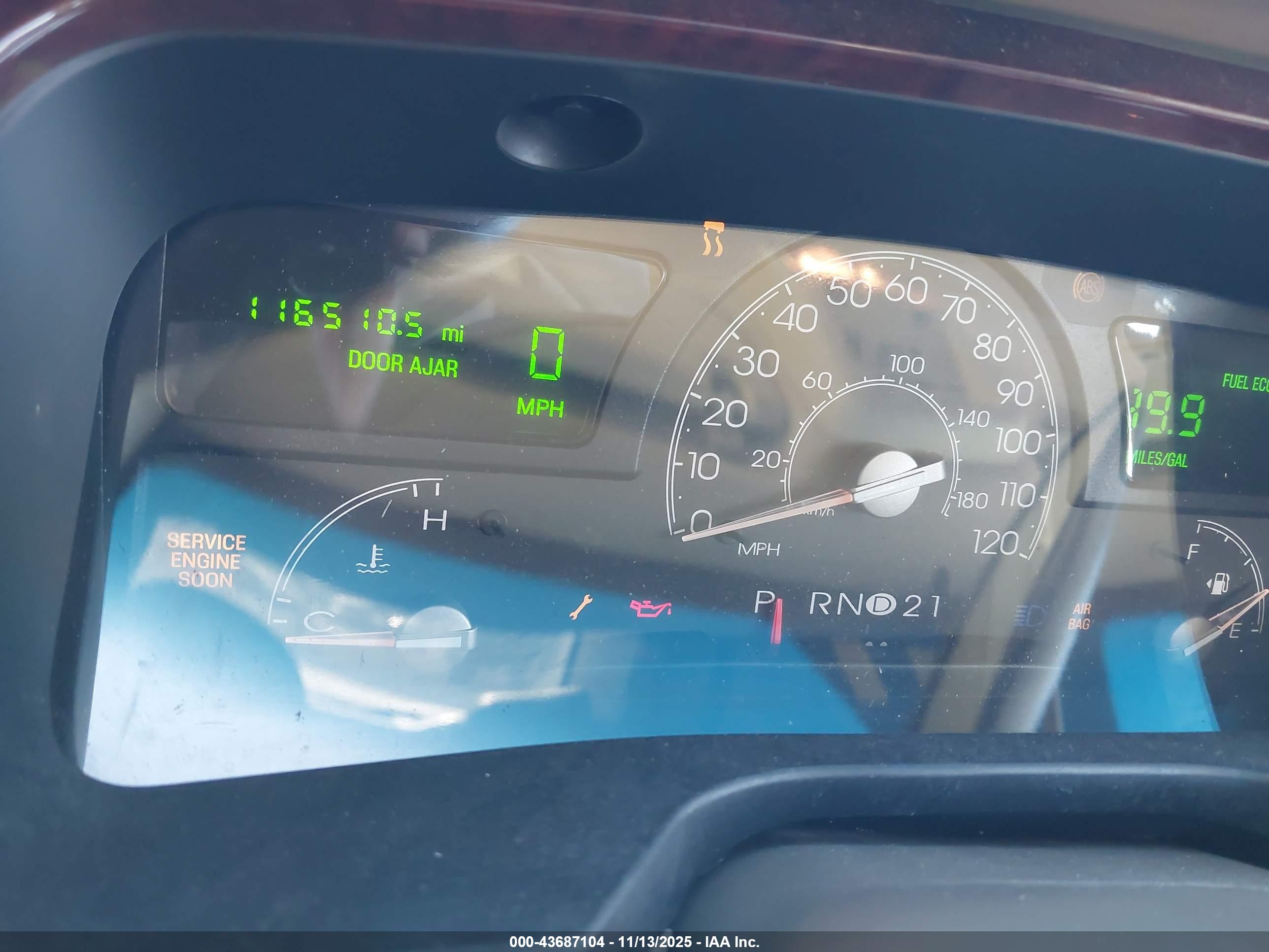 LINCOLN TOWN image 7