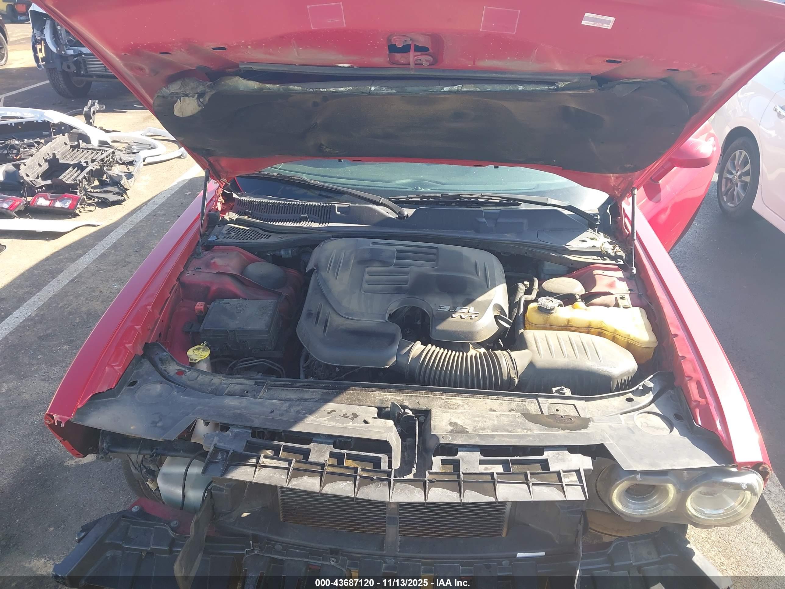 DODGE CHALLENGER image 10