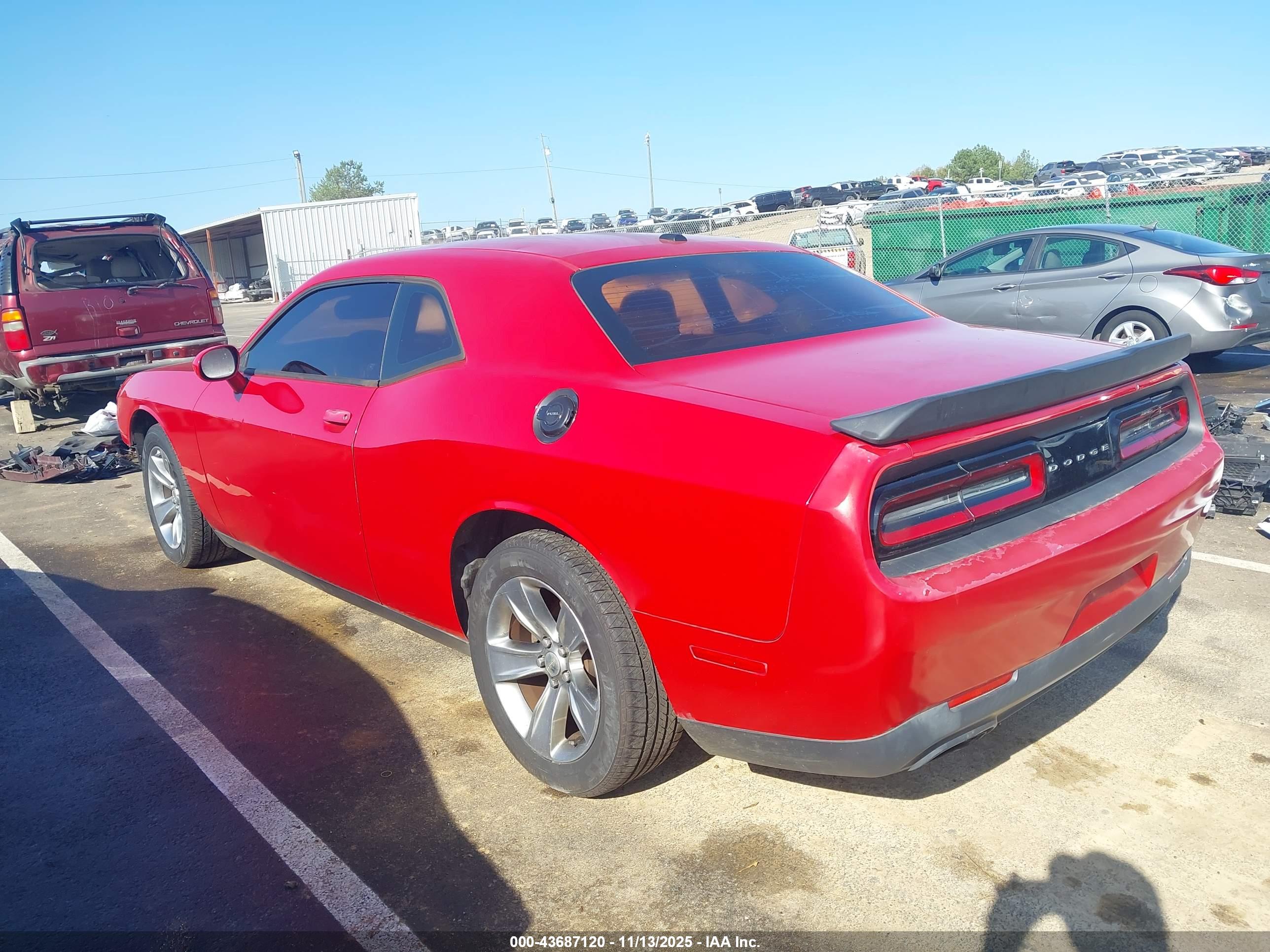 DODGE CHALLENGER image 3