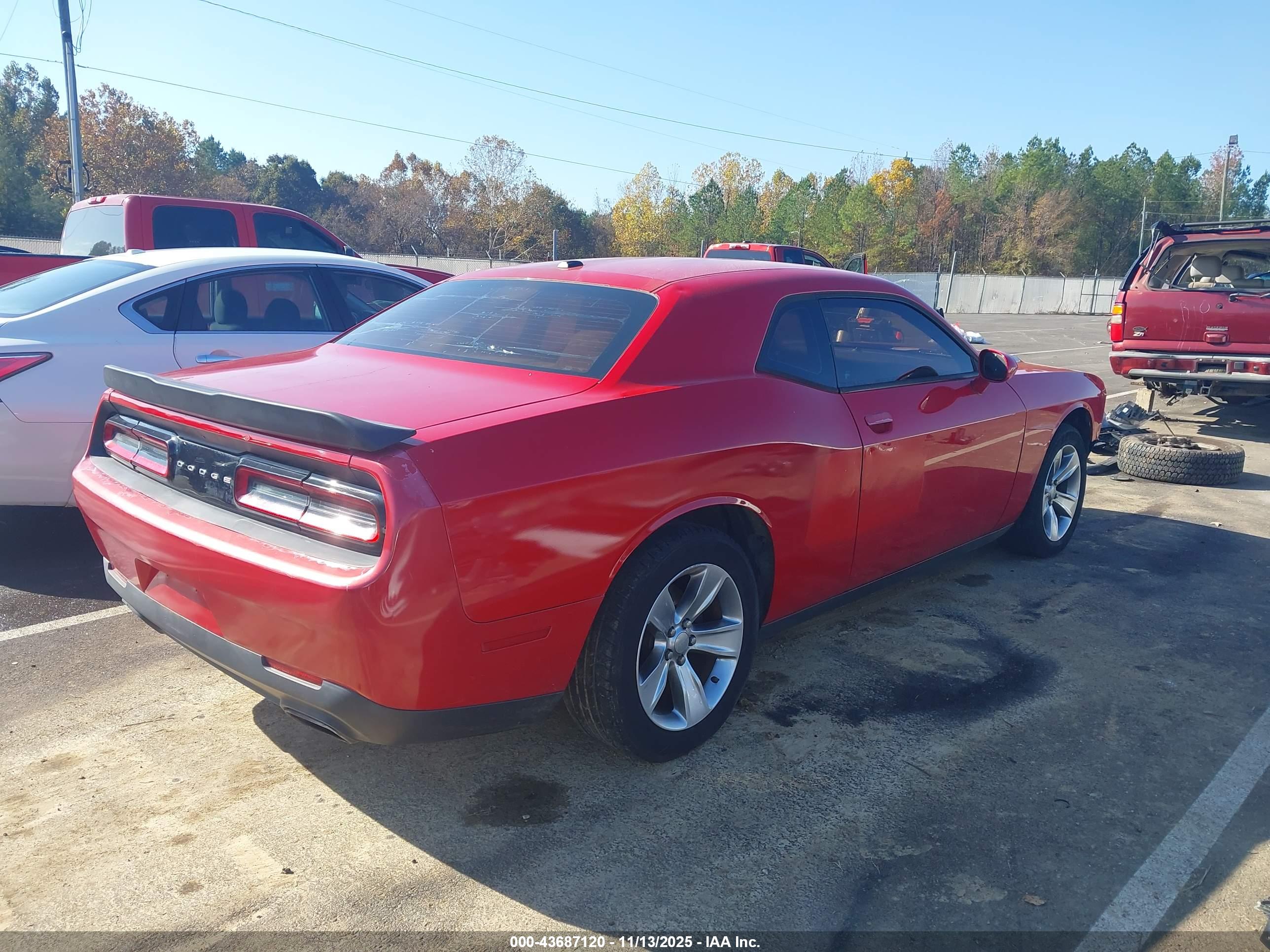DODGE CHALLENGER image 4