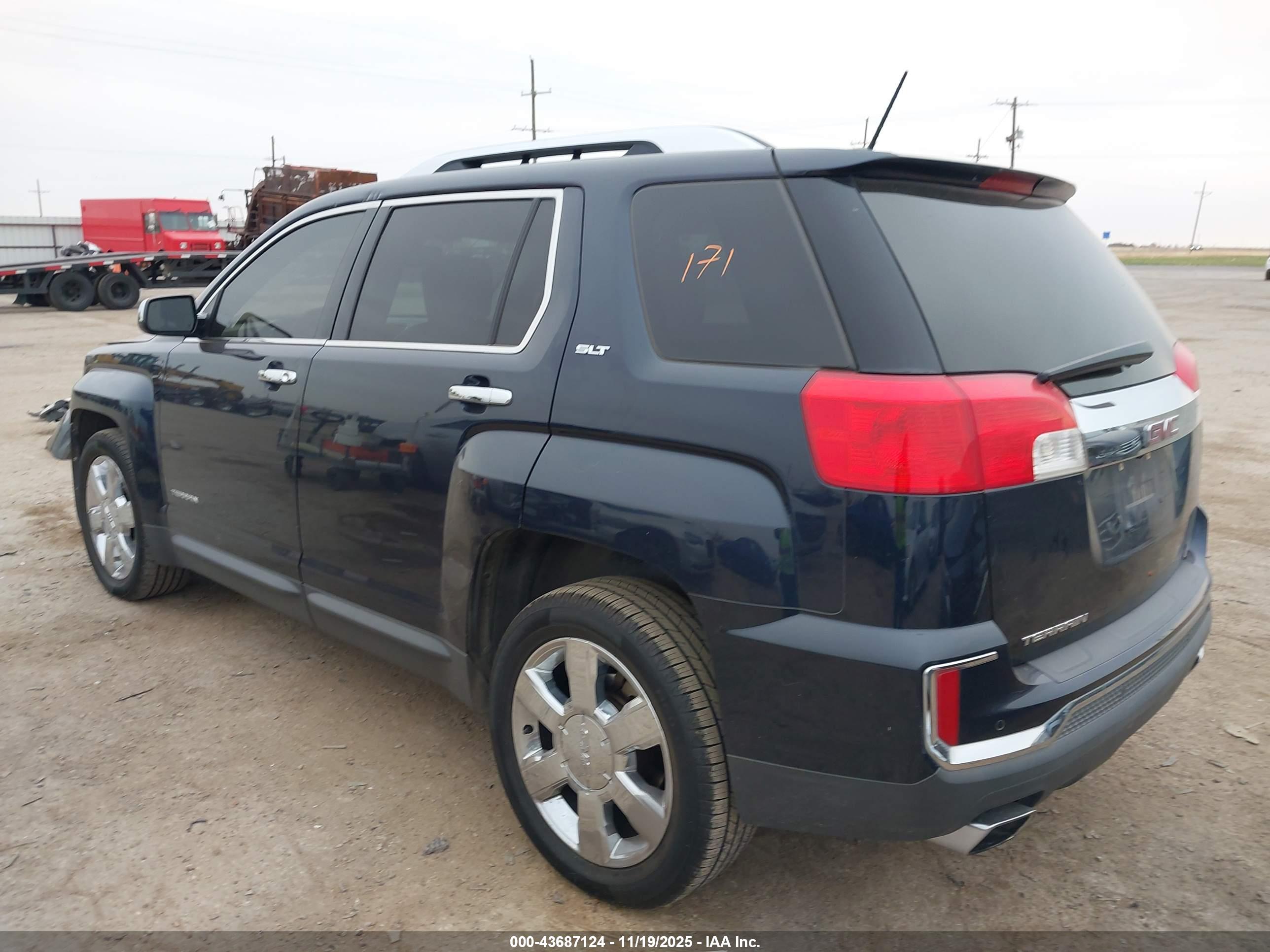 GMC TERRAIN image 3