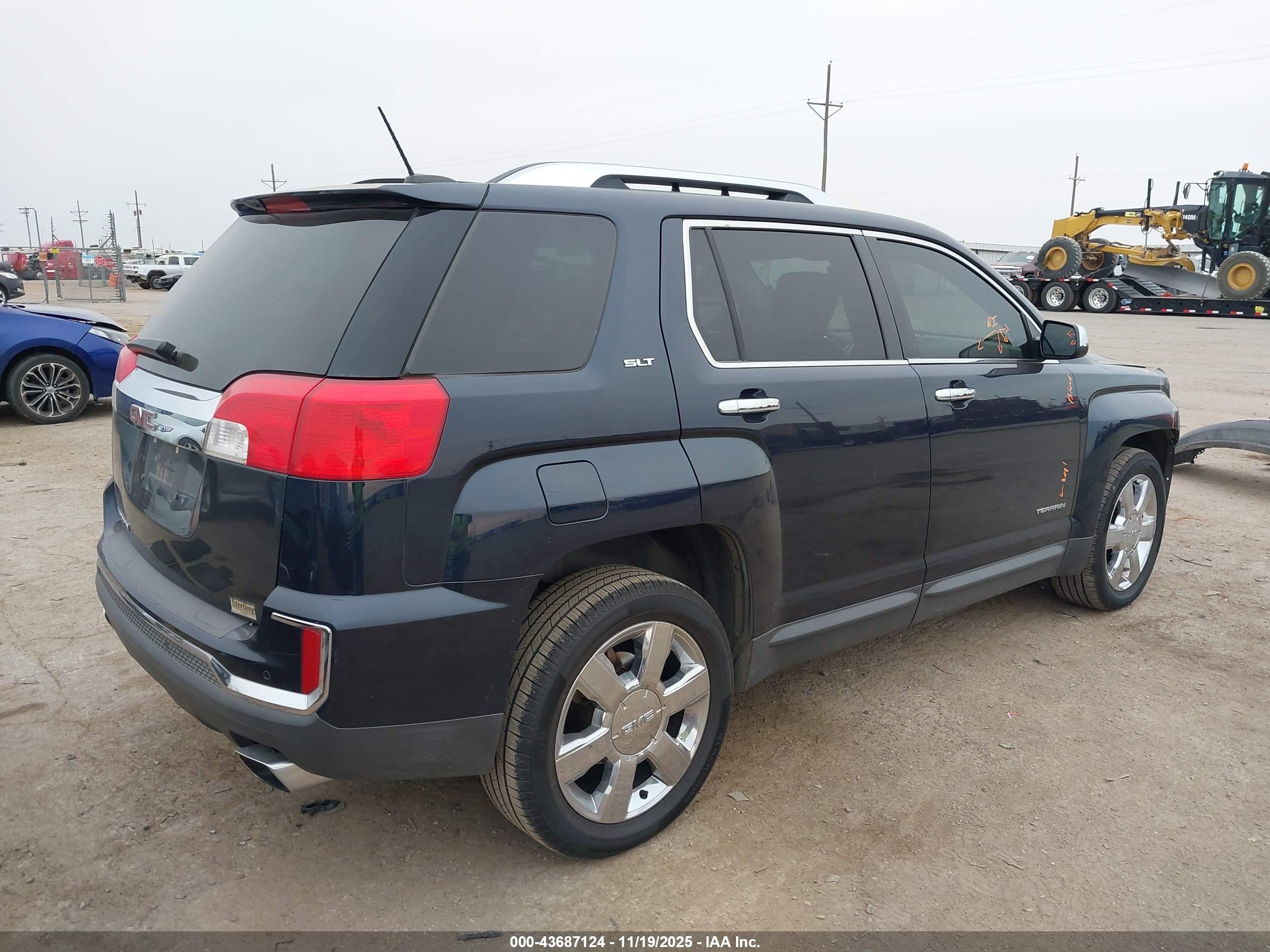 GMC TERRAIN image 4