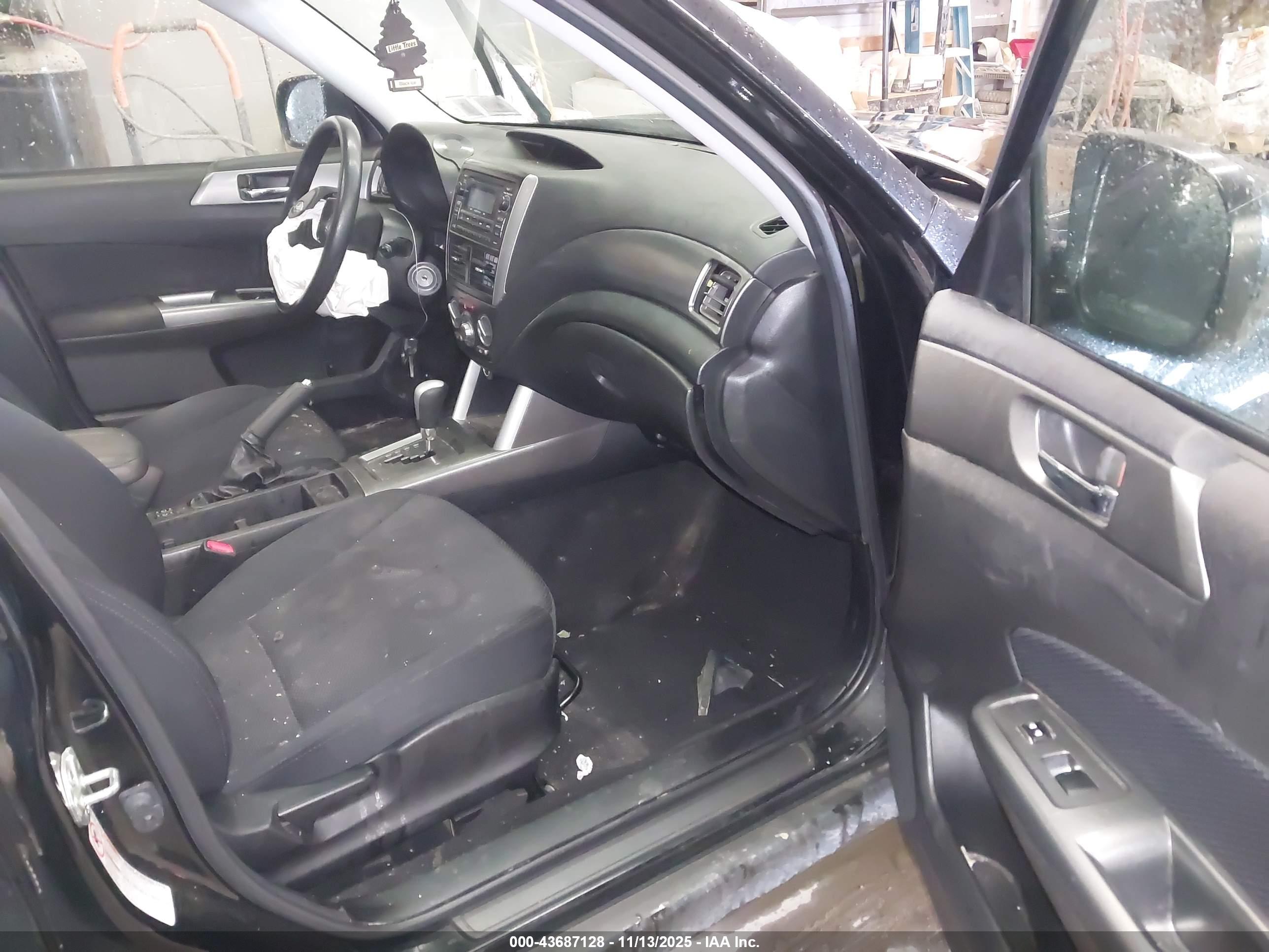 SUBARU FORESTER image 5