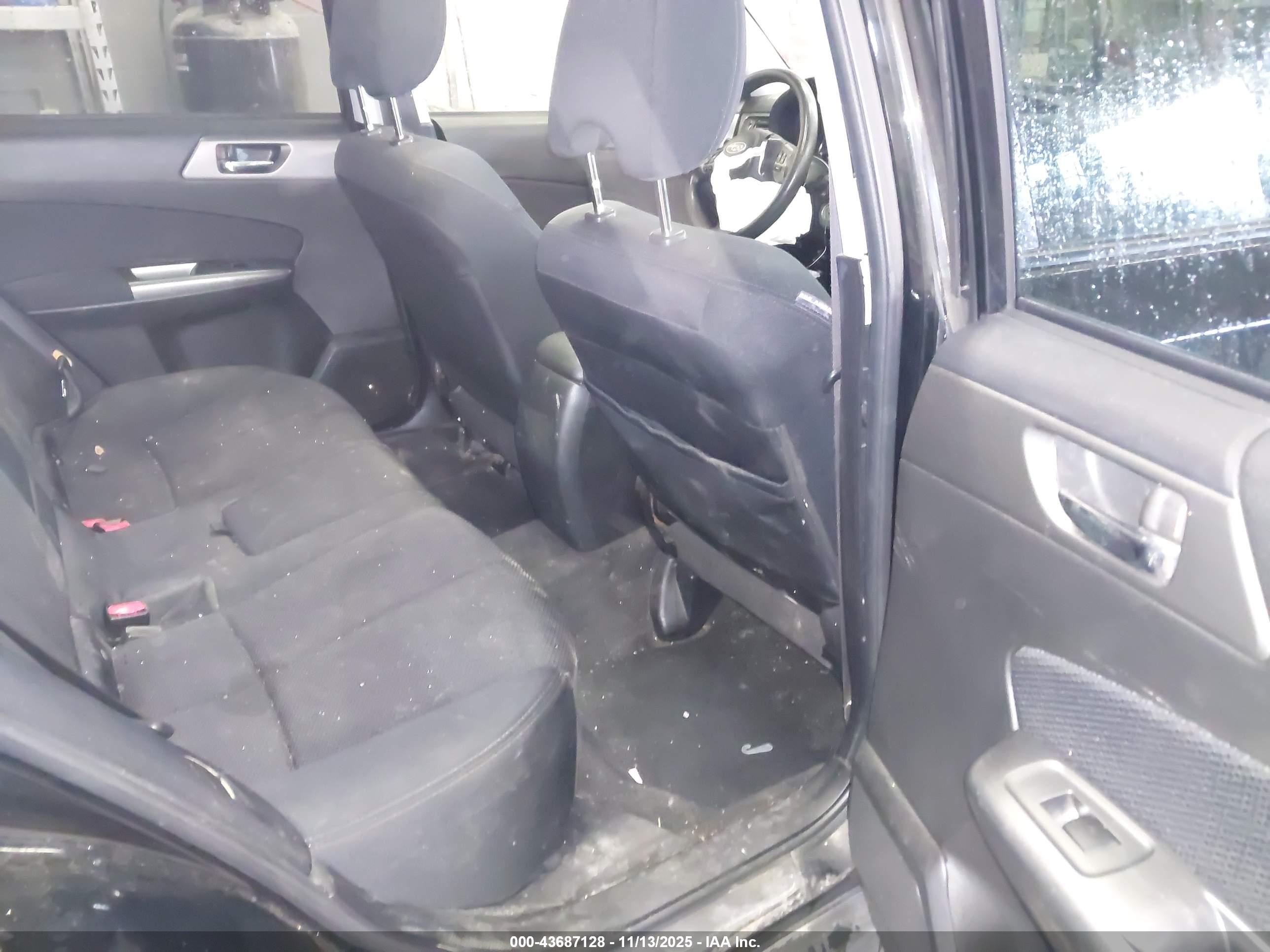 SUBARU FORESTER image 8