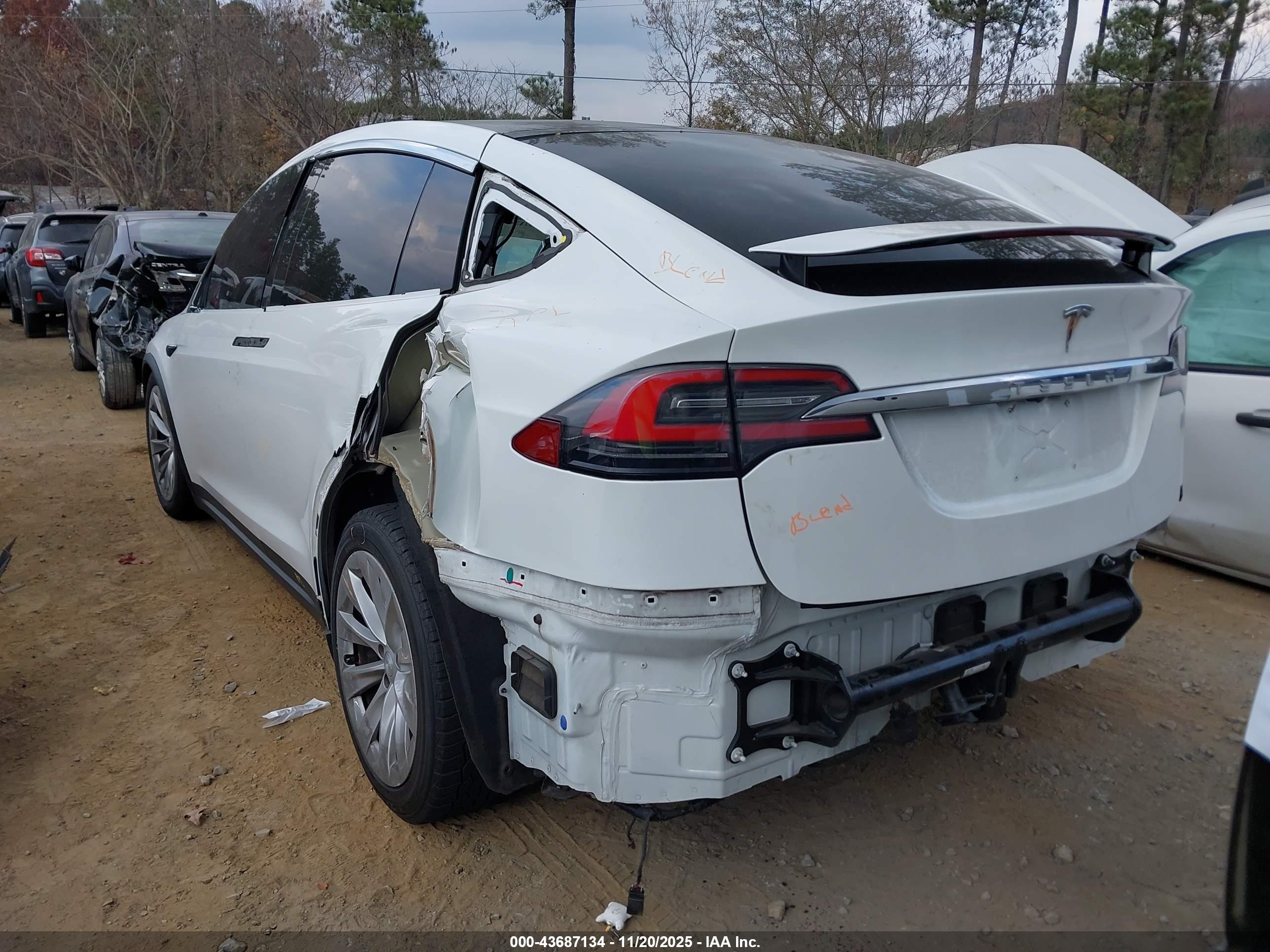 TESLA MODEL image 3