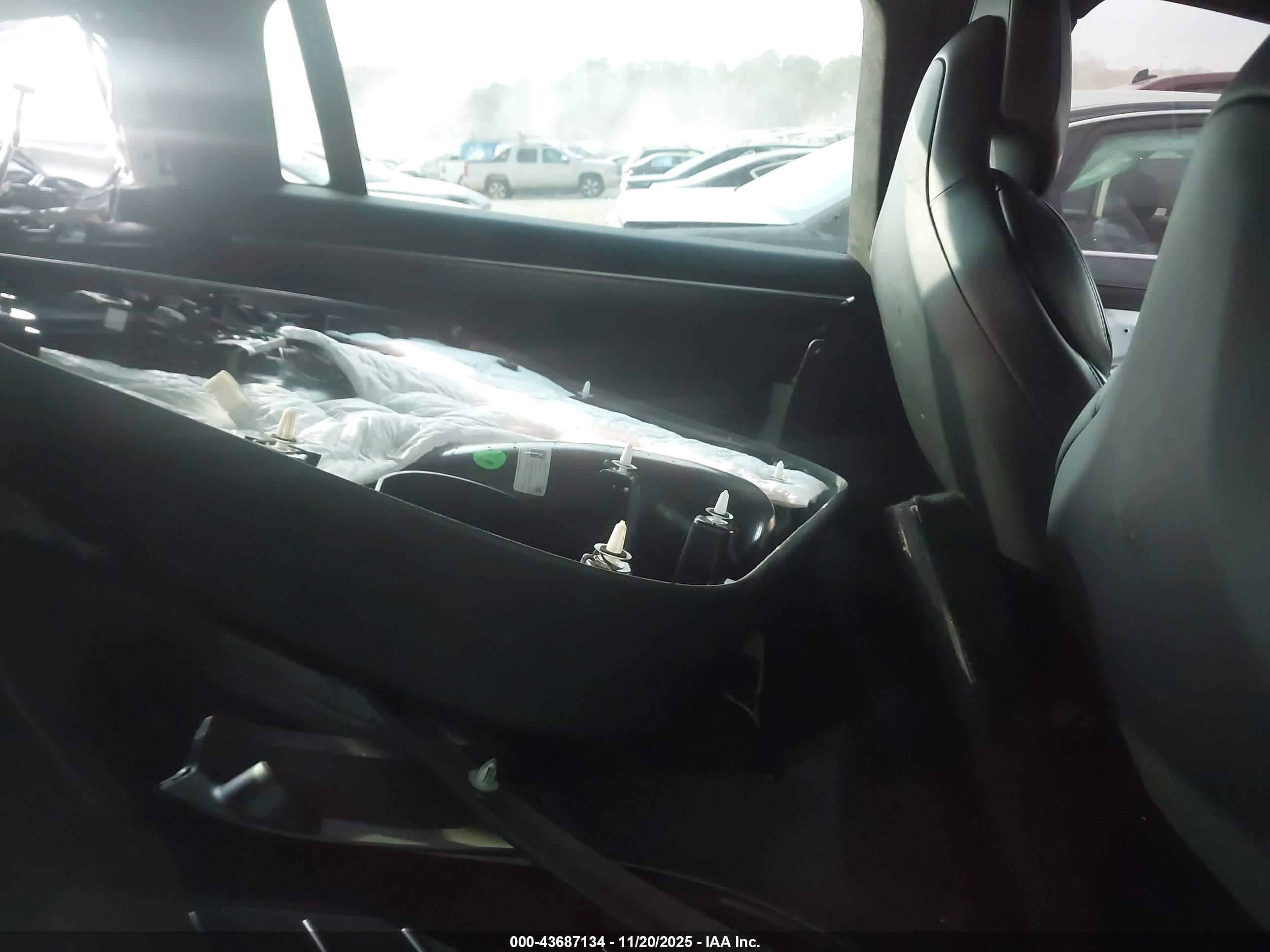 TESLA MODEL image 8