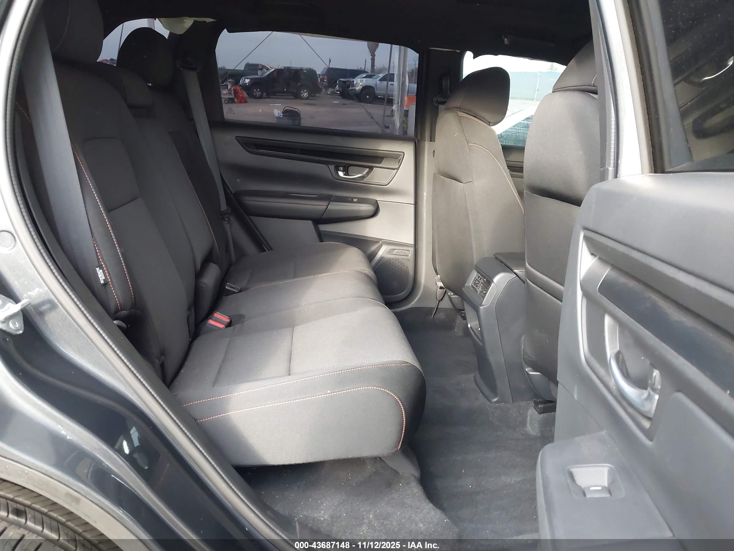 HONDA CR-V image 8