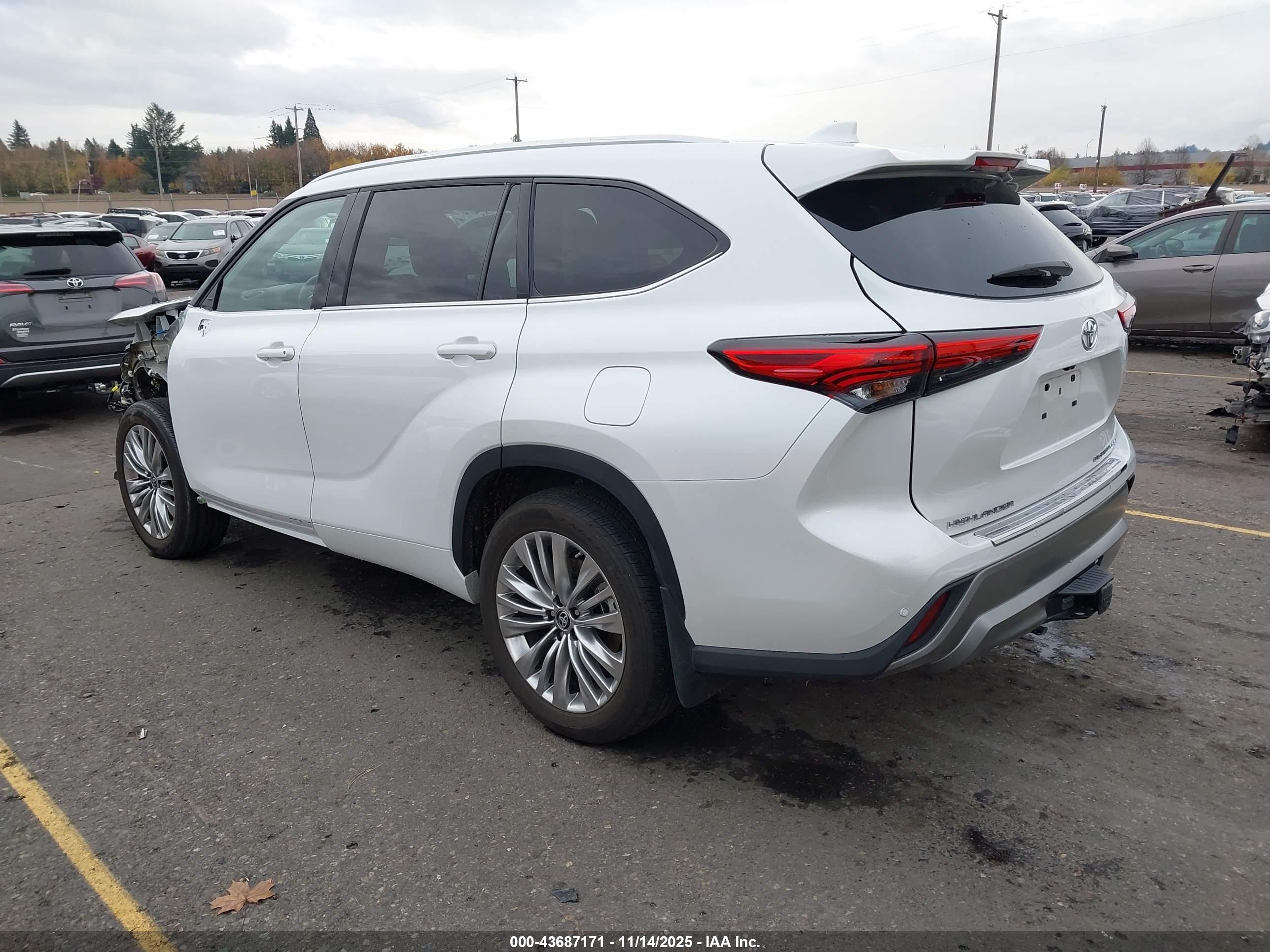 TOYOTA HIGHLANDER image 3