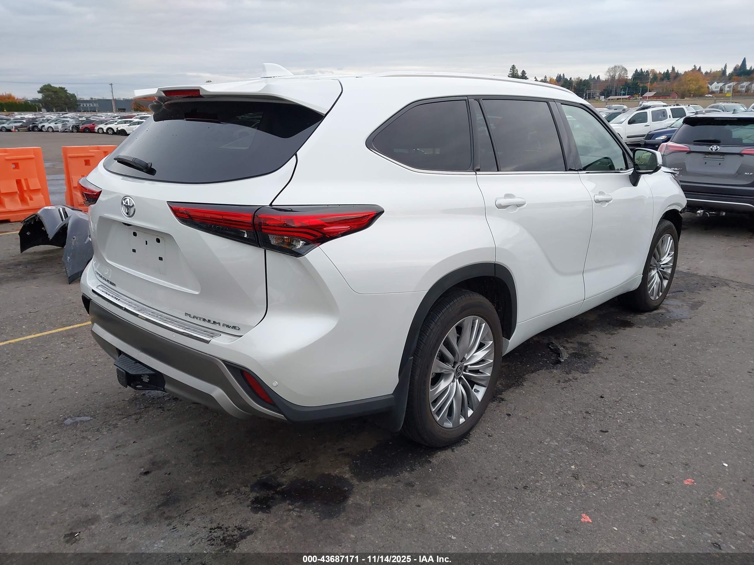 TOYOTA HIGHLANDER image 4