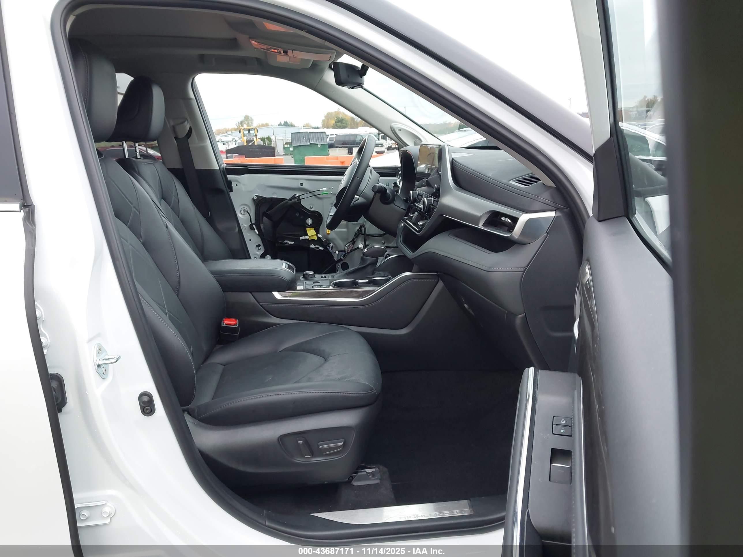 TOYOTA HIGHLANDER image 5