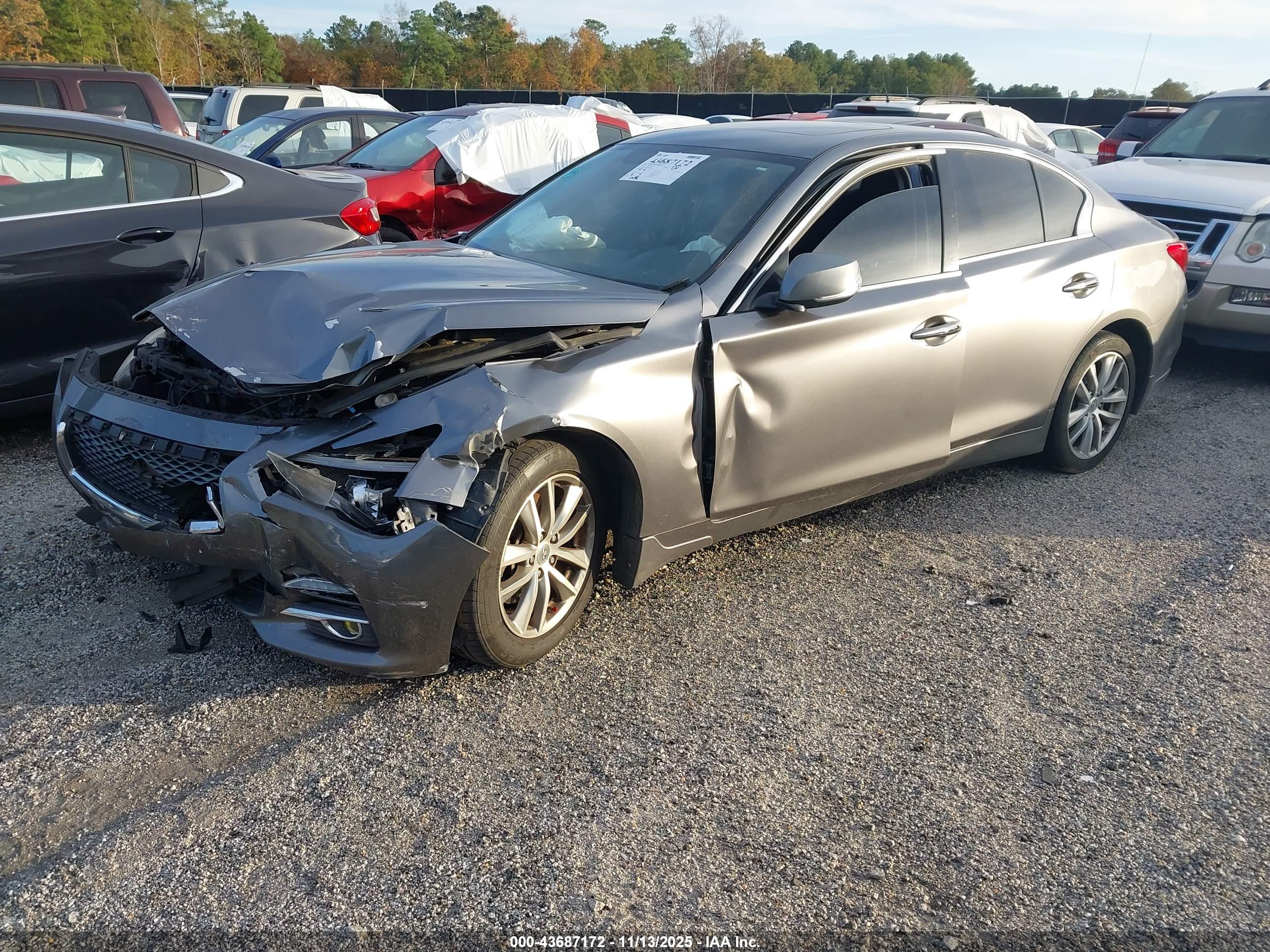 INFINITI Q50 image 2