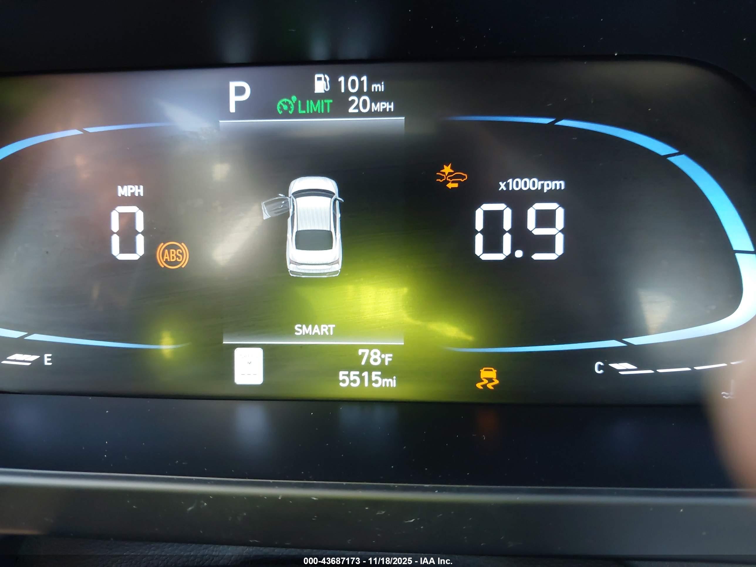 HYUNDAI ELANTRA image 7