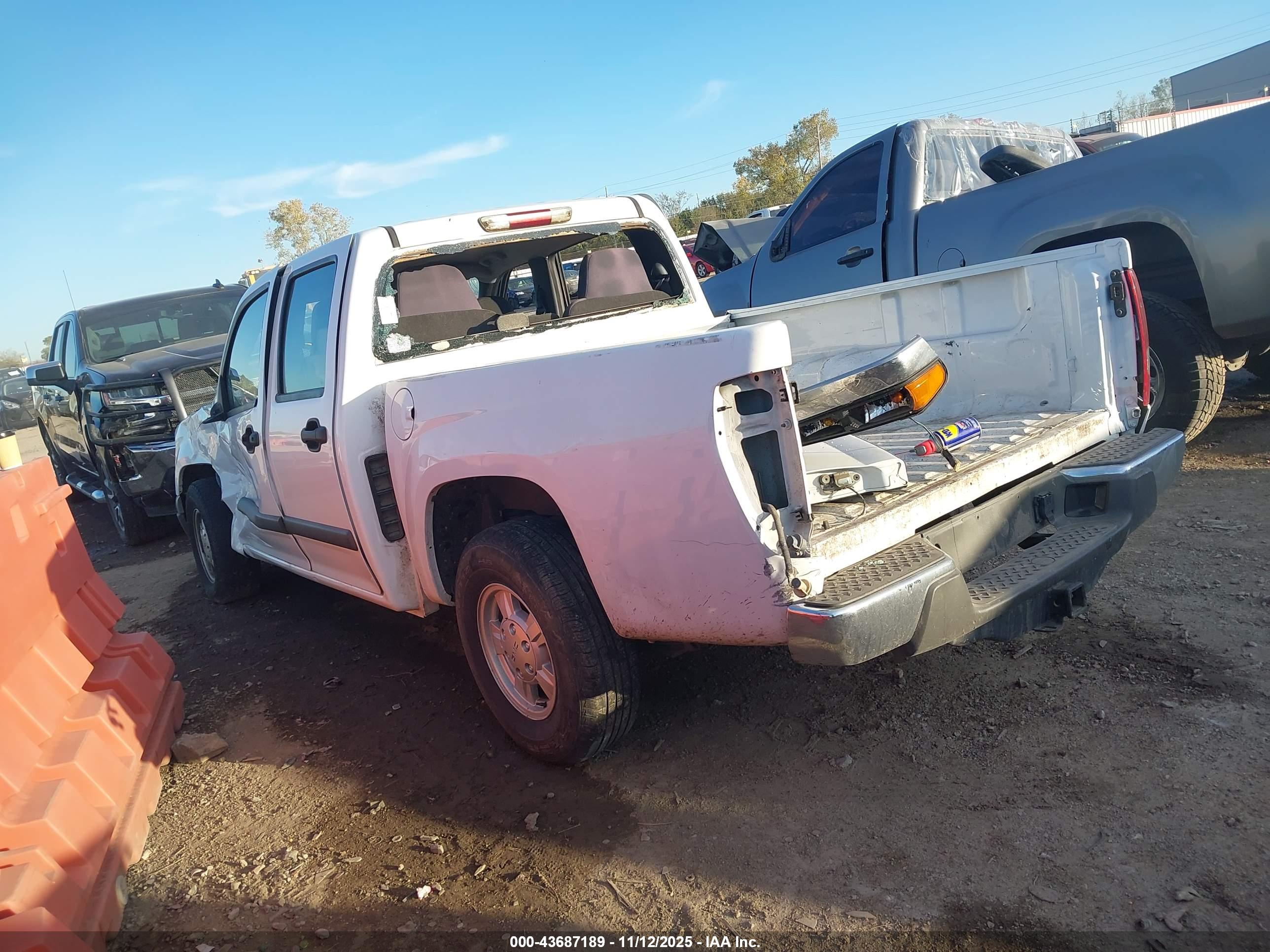 GMC CANYON image 3